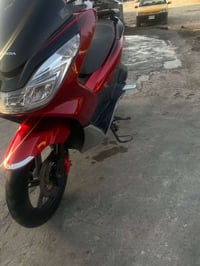 دراجه PCX جيل الثاني الدراحه كفاله عامه ماشيه 34 دراجه نضيفى بمعنه الك...