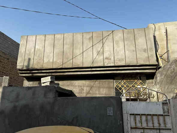 🏠 بيت للبيع – حي الحواراء / طريق بغداد–كربلاء، عامود 36
📏 المساحة: 100 متر
📐 الواجهة: 6 م
📐 النزال: 16.5 م
📄 السند: زراعي 25
📅 البناء: 2009 – مَرَمّم قبل 6 أشهر
✨ تم تجديده بالكامل (لبخ + بياض + سيراميك + تأسيس ماء ومجاري جديد).
⚠ باقي ملاحظات بسيطة (خلاطات + سويجات كهرباء).

💰 الطلب: 90 مليون وبيه مجال للجاد
📍 يبعد عن الشارع العام تقريباً 500 متر
تواصل ع رقم 
***********
