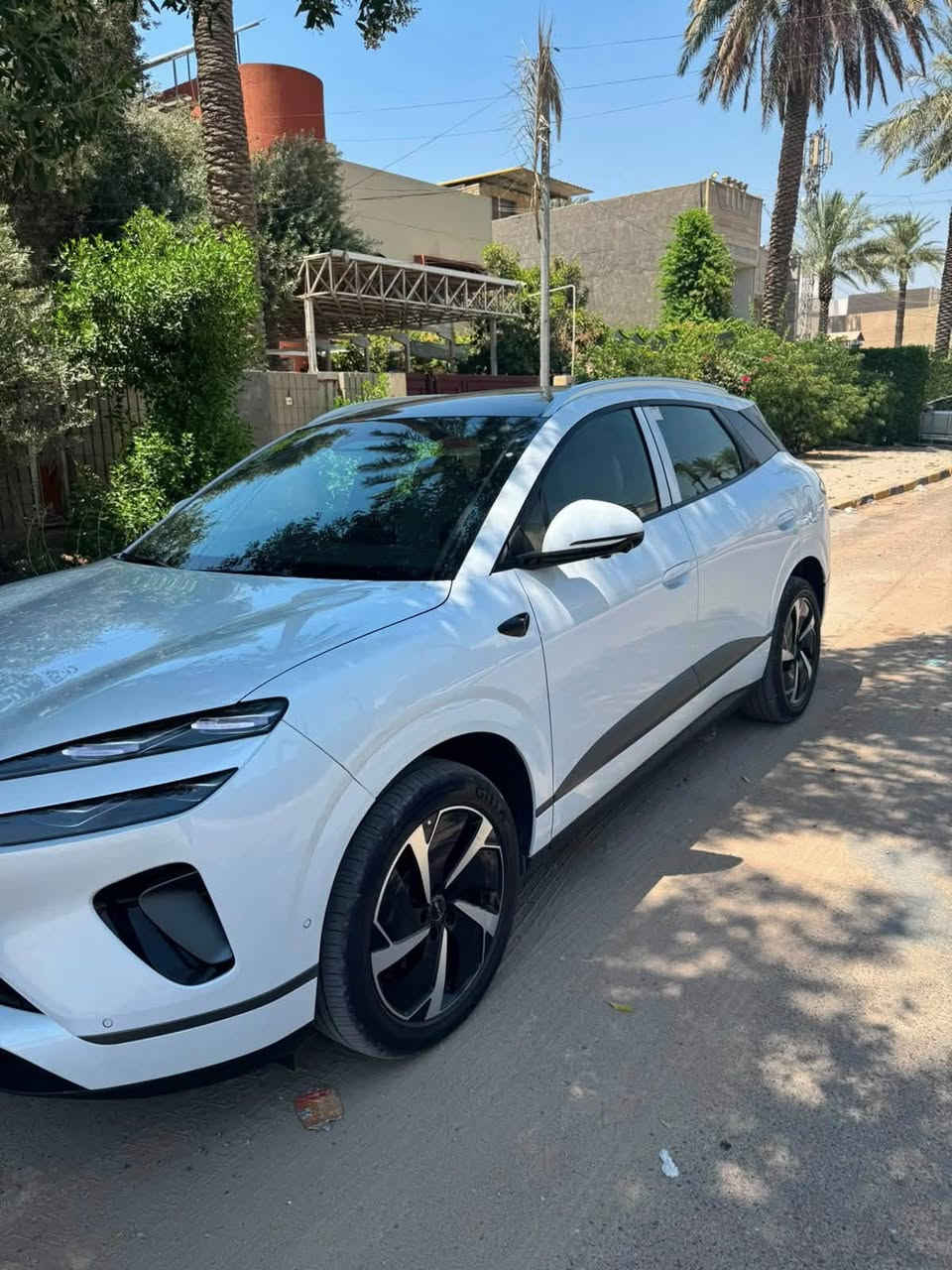 السلام عليكم byd سيلايون 6 ///// موديل 2025 رقم بغداد ماشية 1900 بعدهي بحالة الزيرو بيها صبغ الجاملغ الامامي فقط سعرها مناسب فول الفول بانوراما 13 كاميرا قيادة ذاتية جنطة كهربائية رادارات وباقي المواصفات للبيع فقط السعر 32 مليون بيها مجال بسيط حق الجية للاستفسار *********** مكاني بغداد غير متواجد عالنت الشراي يتصل
