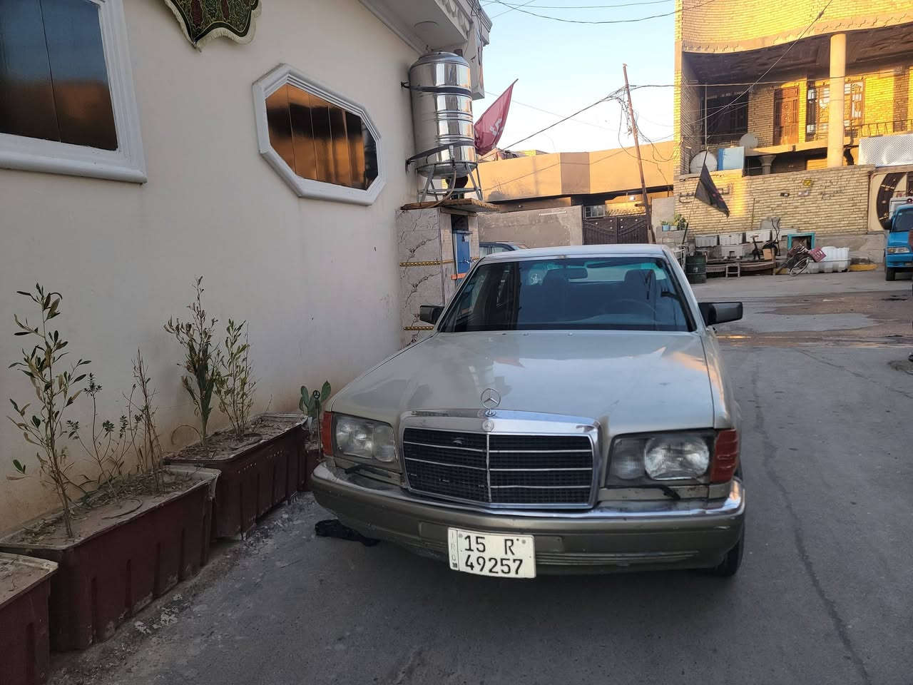مارسيدس موديل ٩١ باب طويل محور فييفيتي ٣٠٠٠ سياره ترايه حلو تبريد كهربائية على البلاد حداديه حلوه غرفته نص عمره مقبوله تجي وشوف وبيك خير وتدلل رقم ***********  سعر ٤٠ ورقه
