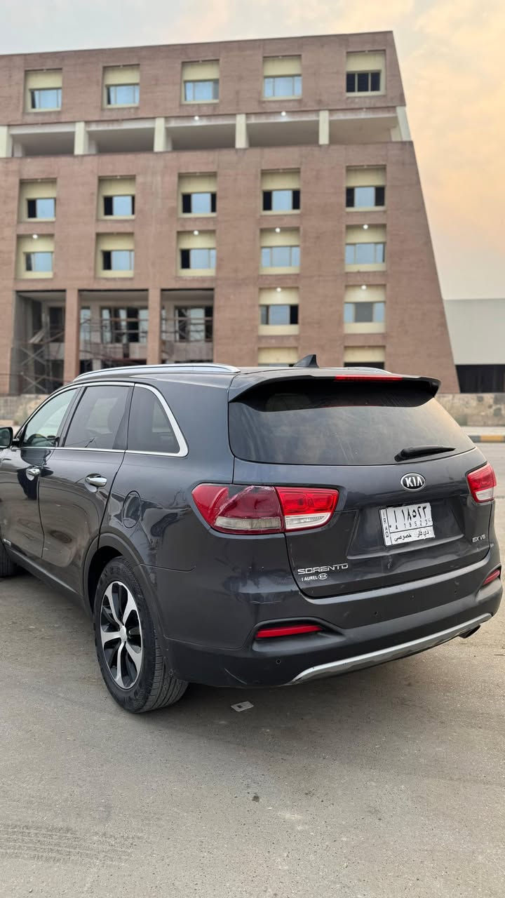 السلام عليكم 
سورنتو 2018 EX للبيع.        السعر 💸💵(( 193 ))
فول مواصفات   سته سلندر V6
بنوراما
ثلاث قطع تبريد
بصمه شاشه
كشنات جلد و تدفئه
تحكمات ستيرن
كاميرا دواره
حادثها بنيد ومبدل نفس ومصبوغ
وبيها بعض الملاحظات ⁉️ دحجة خفيفه بالباب والجاملغ الخلفي
ومقدمة البنورامه بيها فطر فقط

السياره ب اسمي مداور ثاني يوم 
رقم ذي قار حره

العنوان:📍 الناصريه مركز المدينه حي التضحيه
الهاتف: ***********
***********
