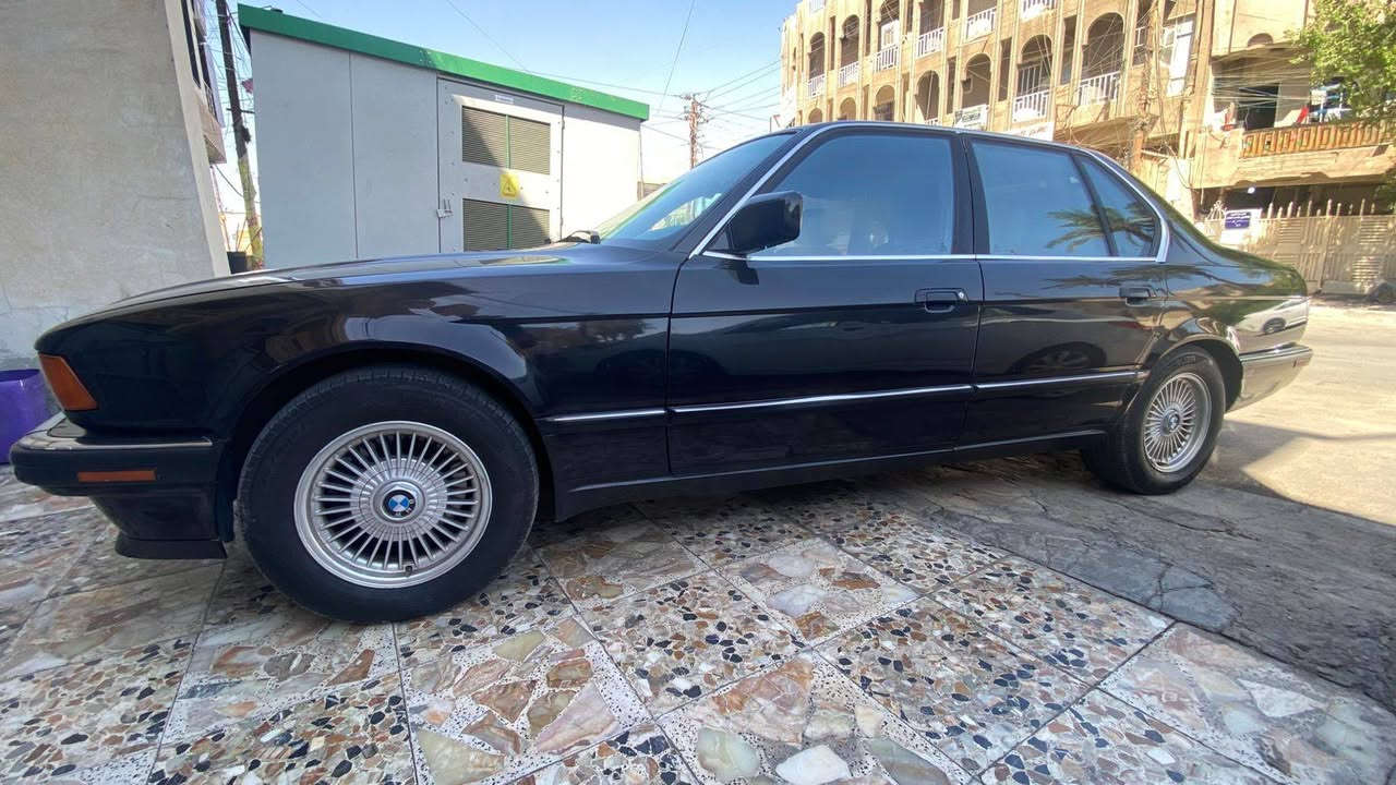 بي ام ٧٤٠ بدي قديم ٨ سلندر منظومه غاز شغاله سياره مصبوغه جماليه مكفوله من اي ضربه تخم تاير حداديه مكينه وكير مكفولات رقم بغداد مراوس بكوري او بيع ٨٠ وبيها مجال  *********** ابو حسين
