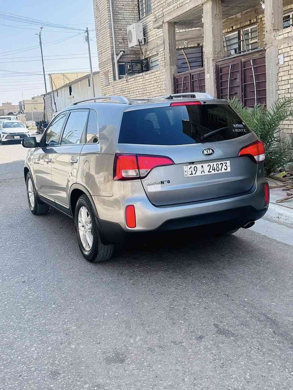 السلام عليكم سياره نوع. كيه
سورنتو. موديل 2014 مكينه 2400  كلين  
فول. مواصفات عده فتحه ماشيه 70الف 
مكفوله من الظربه. والفتحً كفاله عامه تبريد قطعتين شاشه كامره حساسات خلفيه لدا خلفي. اشاير ب المري لايت زنون كشافات مانع ظباب منع نزلاق تحكم ستيرن جهتين تدفاء تبريد ثلج كفاله كير مكينه حداديه تخم تاير باتري جديد هزه رقم. كربلاء إنكليزي. بسمي  السعر135 وبيه مجال كفاله شواصي. لغود بدون داخل مكانه كربلاء 
استفسار الاتصال 

‭٠٧٨٨ ١٧٩ ٧٥٥٠‬
