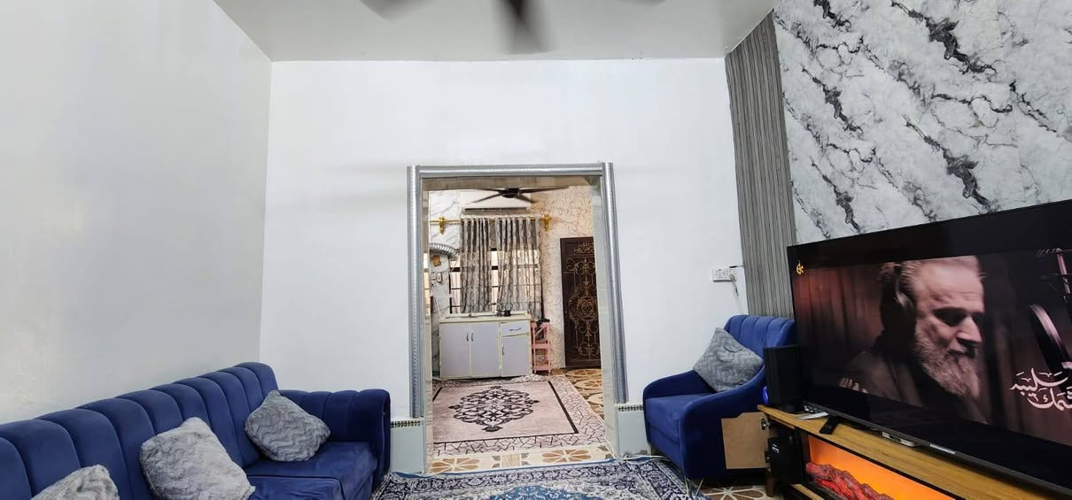 السلام عليكم
🏠بيت طابو صرف للبيع.. مساحته واقع حال 105م بالطابو 100م
يتكون من..
 غرفة نوم
صاله 
مطبخ
طارمه
صحيات
العنوان// حي الغدير قرب مدخل الملعب  ضهر مدرسة الشباب
للاستفسار الاتصال بالرقم// ***********
***********
السعر../( 80 مليون )

