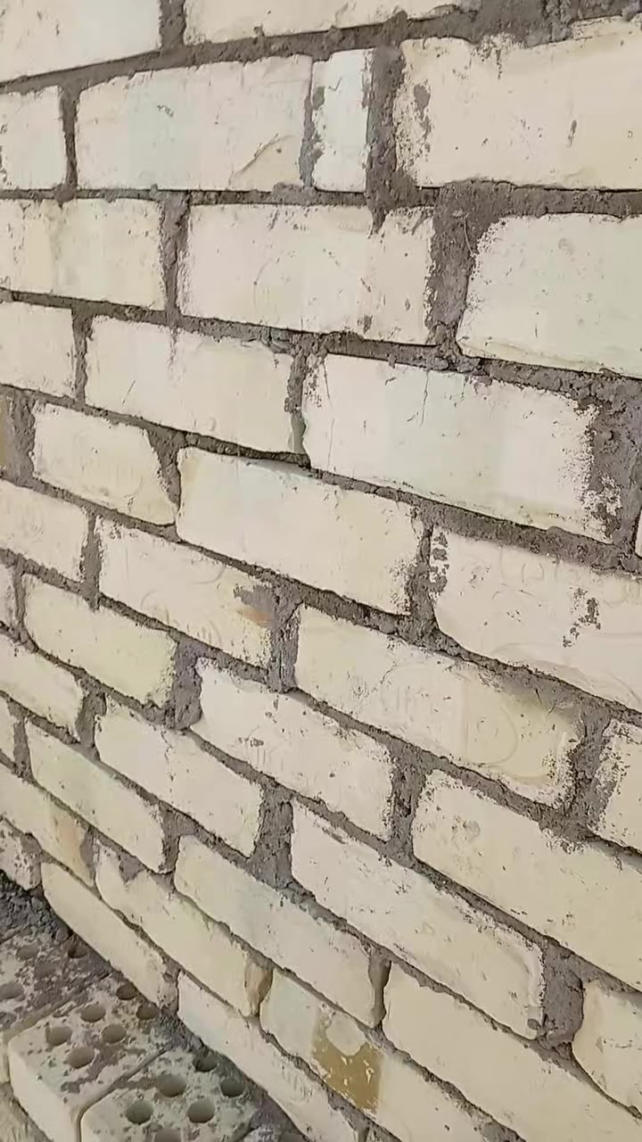 السلام عليكم يوجد كادر بناء مصري شغل درجه اولى اسعار مناسبه للجميع رقم الواتساب ***********
