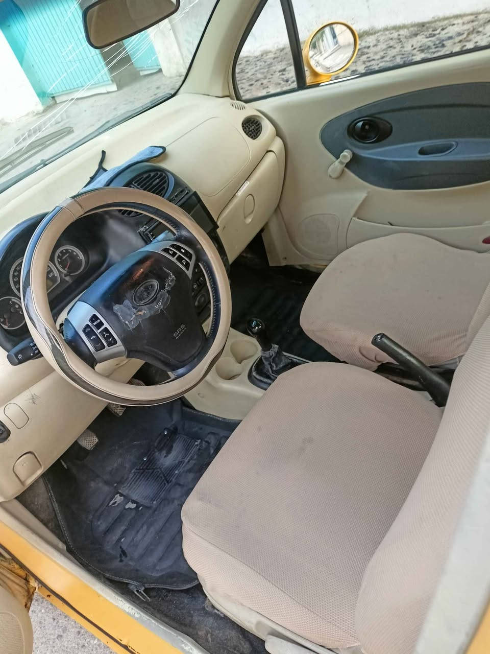 سنوي  جديده   اب اسمي

سياره بيها نقوصات بسيطه 

سعرها 22 بيها مجال بصيط
*********** Singapore
