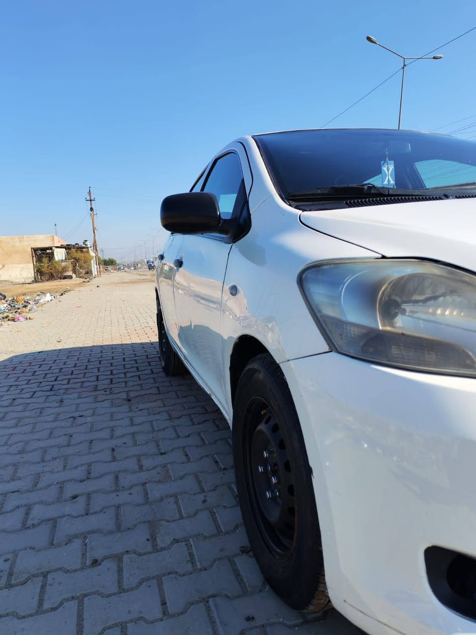 السلام عليكم 
يارس موديل 2007 خليجي السياره كفاله من اي ضرر فقط قطع صبغ ابيع حزام 
تخم تاير جديد باتري جديد تبريد ثلج صدر امامي خلفي لايت زينون اصلي شاشه اندرويد تدعم جميع البرامج بدون نقص سياره كل دواخلها بلاديه 
السعر 75 وبيها مجال بسيط 
مكانها بغداد الحسينية ما الراشديه 
الاتصال *********** 
ملاحظة ابيع شرط التحويل
