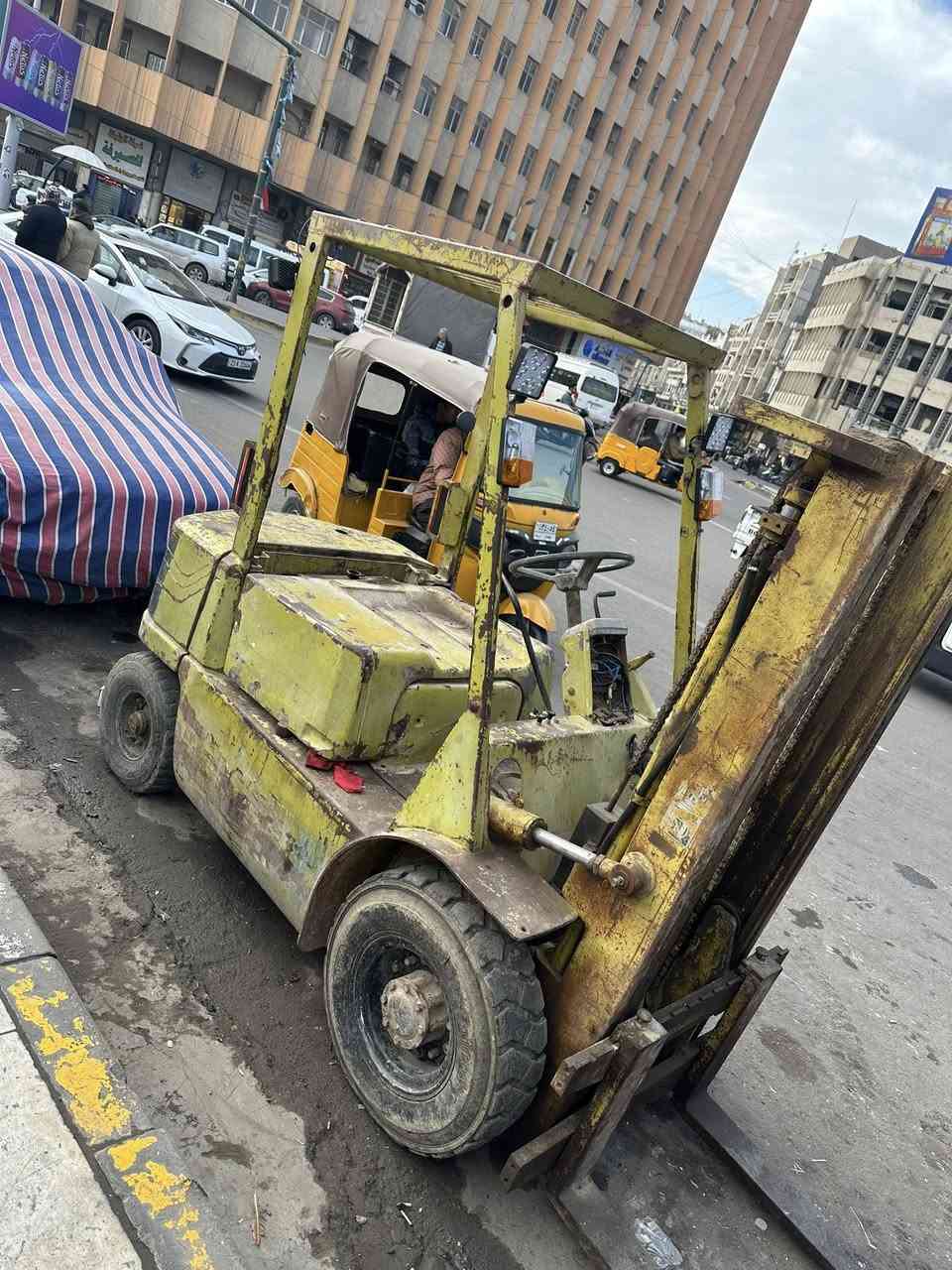 رافعه شوكيه جاهزه من كلشي مكينه جديده ع سحك الكير جديد بم مشي وتركم جدد بم رفع بلادي راديتر جديده وتخم كهرباء كله جديد 
بغداد ساحه الوثبه ***********
