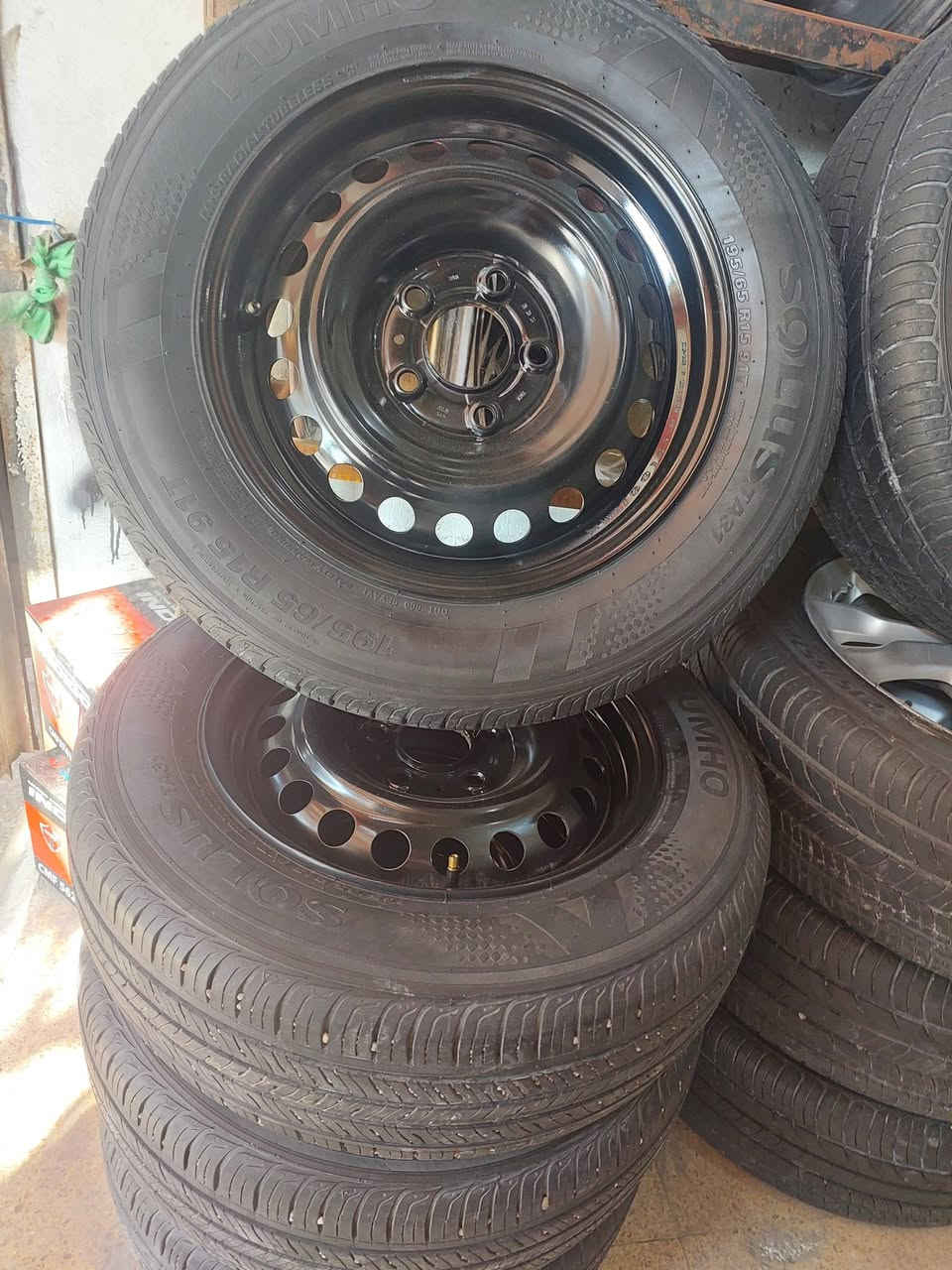 سلام عليكم ويل اصلي  حجم ١٥بي تخم تاير جديد كومهو  كوري بيع او مرواس ***********موبايل
