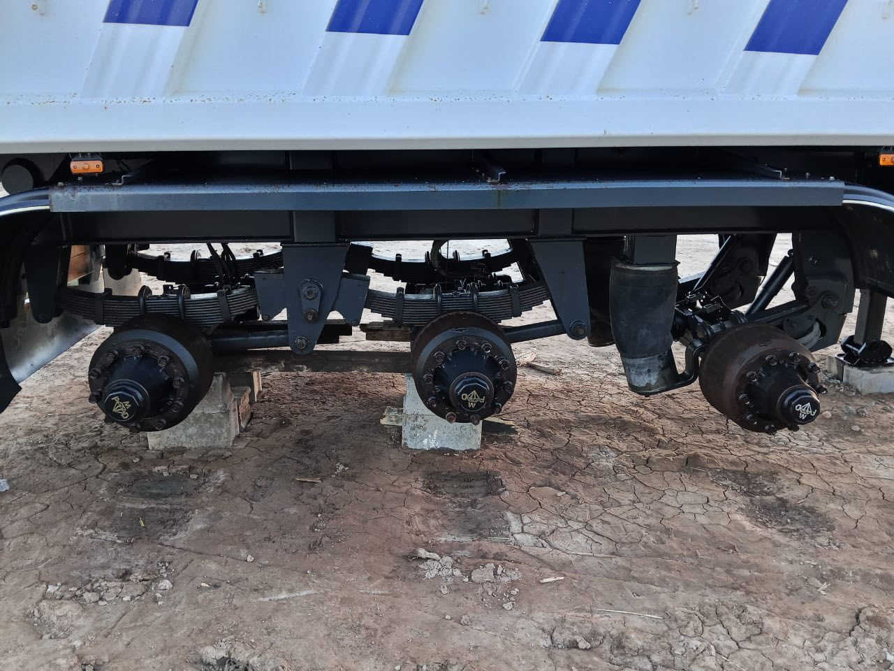 عربانة ماكنيسان نظافة100‎%‎100 مديل 2024  ذرعه 33 بلاد بدون تايرات  الاتصل***********
