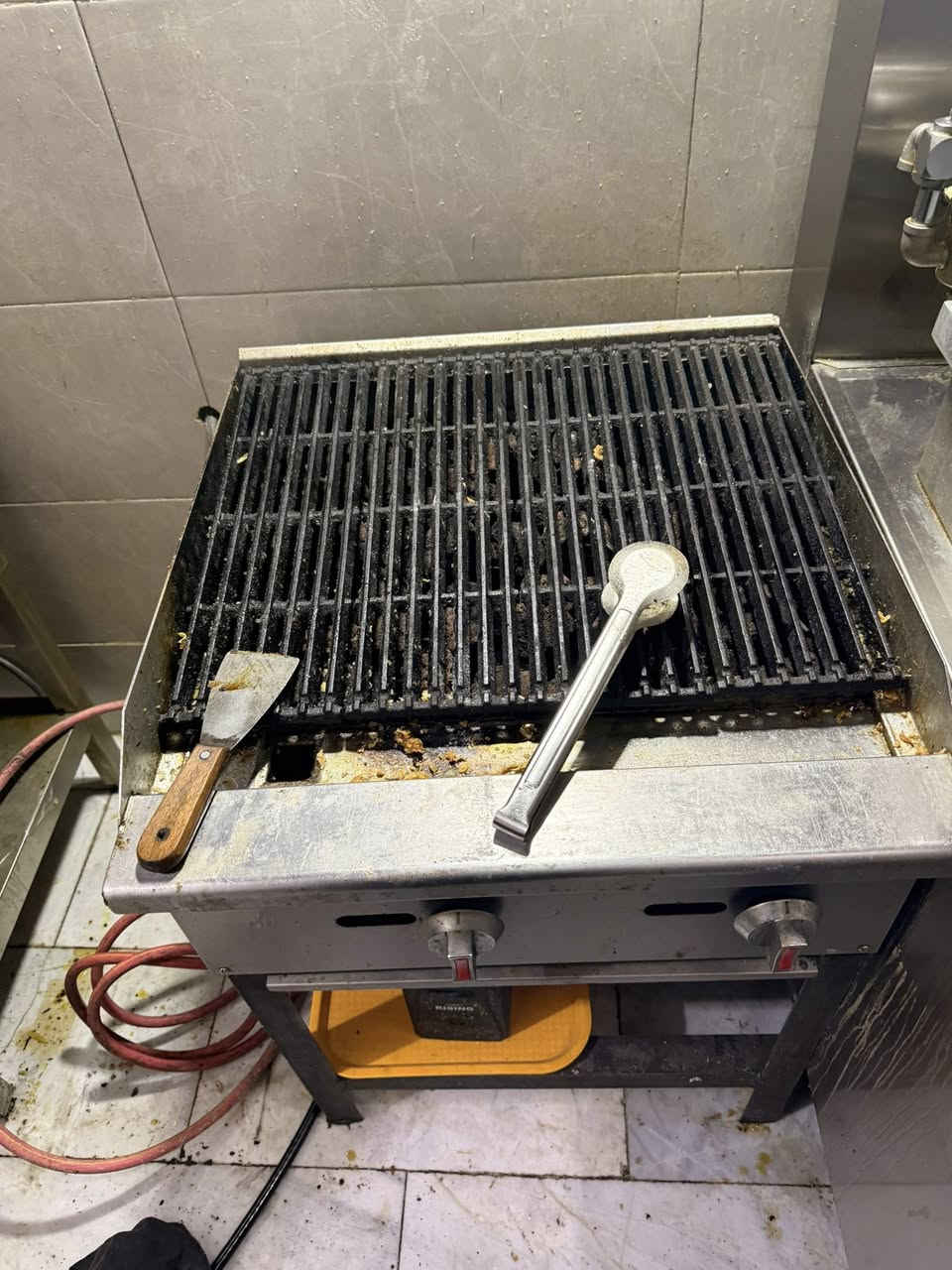 شوية بركر فحم مع ميز سعره ٢٠٠ الف قفل


**إذا كنت صاحب هذا الإعلان وتريد حذفه لأي سبب، رجاءا أرسل رسالة إلى الدعم الفني**