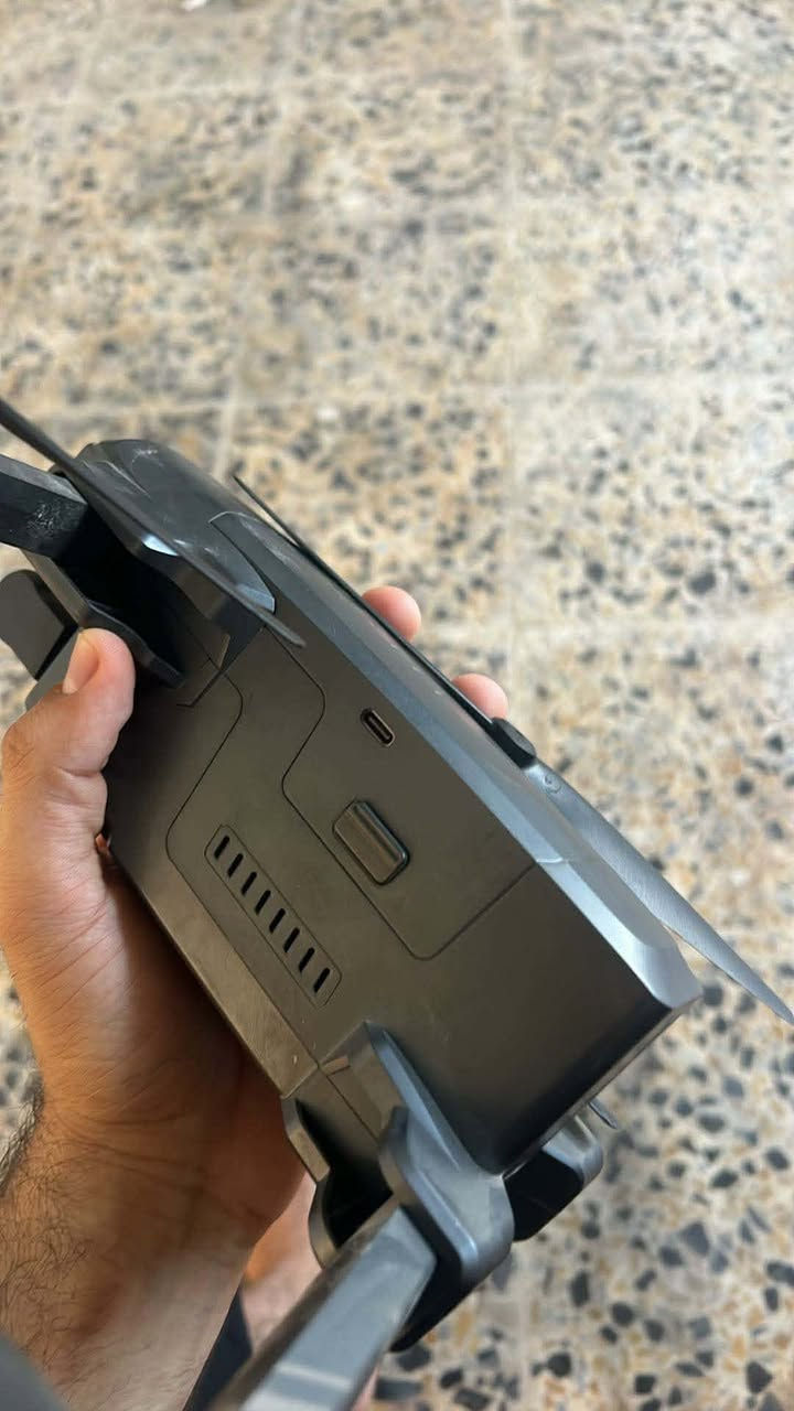 sjrc f22 s pro
جديدة لوك 
كامرة 4k كمبل 
المدى ٤كيلو والارتفاع 500 متر
الربط كيبل بين الجوستك والموبايل ايفون وتايبسي وكالكسي
دبل بطارية ٣٠ دقيقة 
حساسات اماميه وخلفيه واسفل الطائرة 
لدات اسفل الطائره تشتغل عند الهبوط 
منفذ رام لتخزين التسجيلات بجودة 4k 
السعر 450 وبيها مجال 
***********
