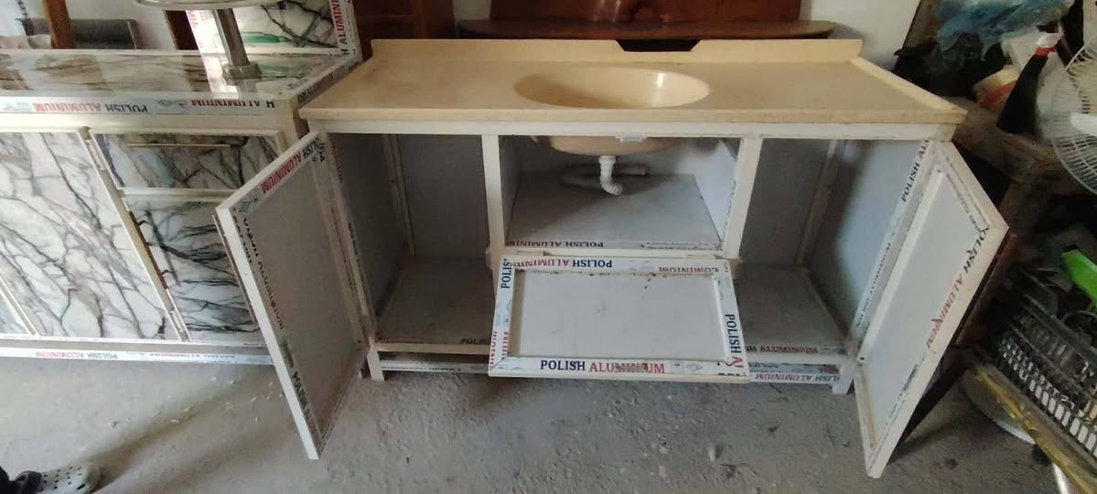 من رخصة الادمن المحترم للبيع كاونترات تزكام ونضيفات حيل اخو الجديد مابي ولا غلطه اي استفسار مراسلة الصفحه او اتصال ***********وبي واتساب
