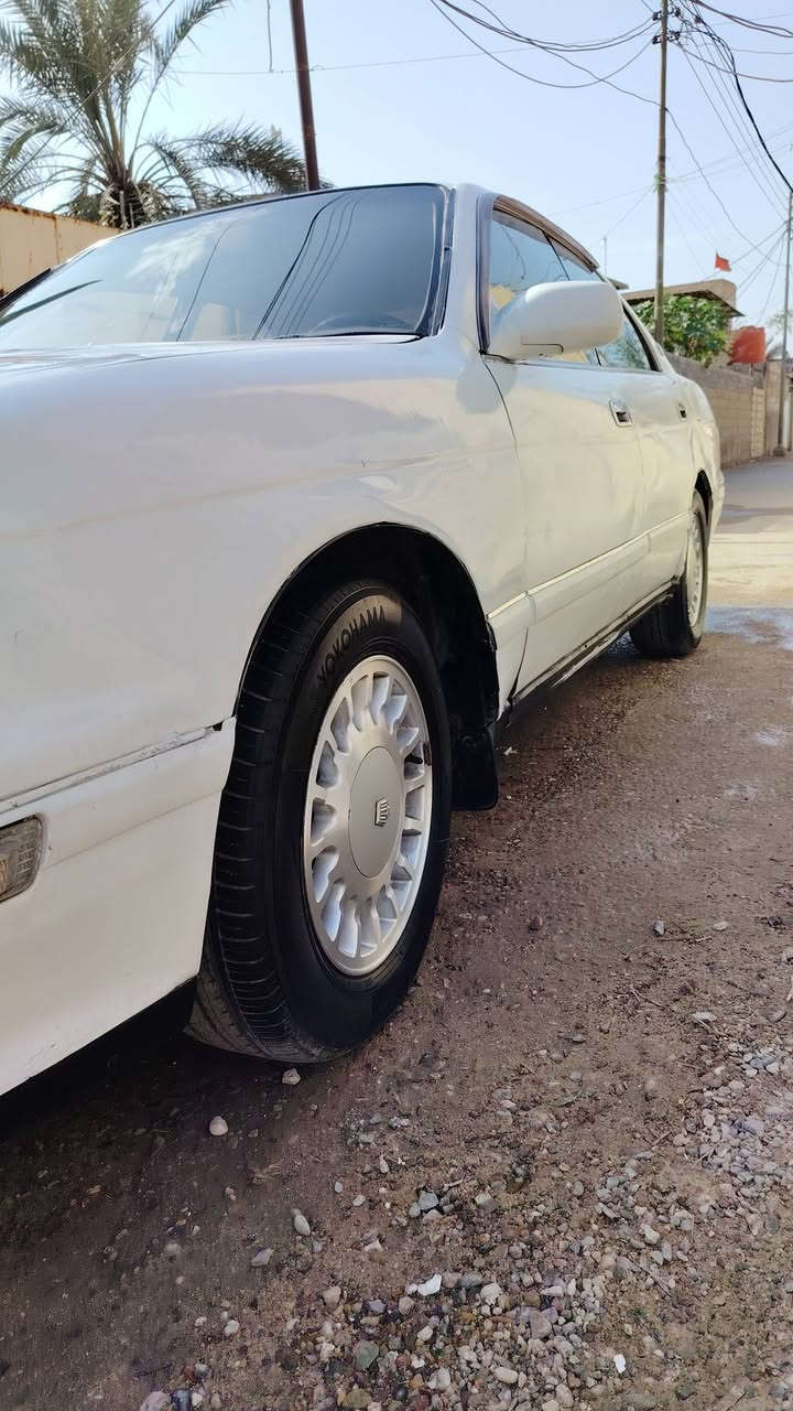 السلام عليكم بطه كراون لون ابيض مديل١٩٩٥
مكفوله من كصه ونقل سياره حلوه بمعنه لكلمه هزه جديده رقم انكليزي ل٣١تنتهي سنويه كير مكينه ثنين ونص  كفاله دواخل جيس بطاين جدد كهربائيات كله شغاله بس كبل شارع دينار ماذب عليها
مكان بصره ابو الخصيب حمدان *********** سعر ٤٨
