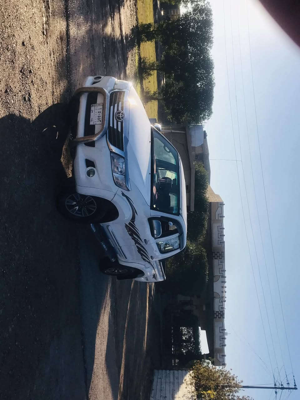 سلام عليكم بيكم هايلوكس للبيع مودلي 2013 رقم بغداد  بسمي تحويل ثاني يوم كير اتو ماتيك السياره جديده السعر 210 وبيه مجال بسيط الستفسار  *********** /***********
