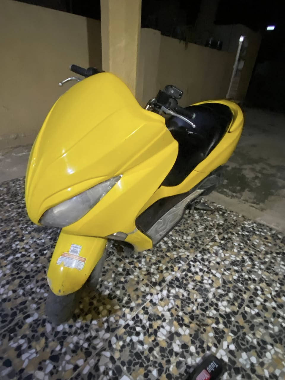 فورزه 0/10 دهن جديد قبل 3ايام بدلته امزويل ارقه نوعيه مي راديتر زيتي بانزين محسن دراجه خير من الله مكاني بغداد المدائن متواجد واتساب او اتصل عل رقم  ***********
