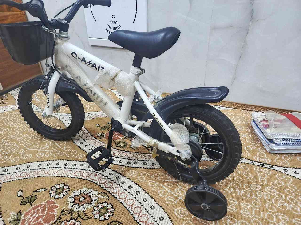 بيسكل للبيع جديد نضافه100% صغير ما مستخدم هواي التواصل على هاذ الرقم
***********
***********
