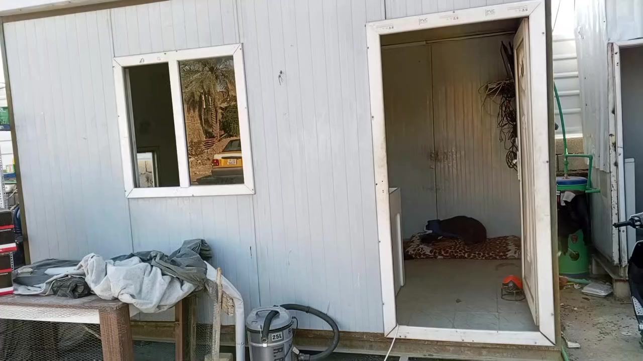 سلام عليكم محطه للبيع عنوان بغداد مدينه الصدر حي طارق الشيشان محطه خاله كراج المساحه المساحه ا متر وكسور السعر على هذا الرقم للاستفسار واتساب خابرني وسهله***********
