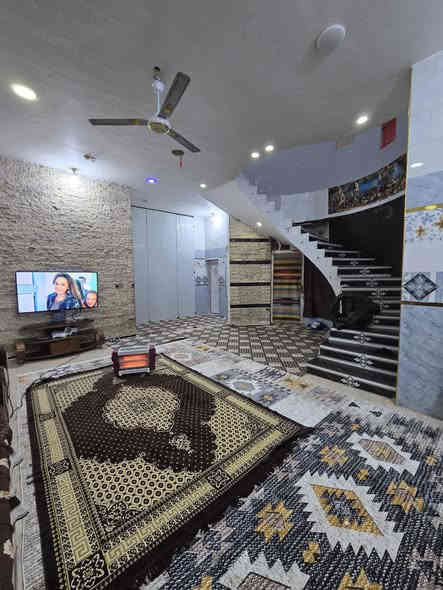 🔴 اعلان رقم 136
مطلوب 99 مليون
#بيت_حي_الجامعه_بناء_حديث -خدمات كامله_ المساحه320م مربع ركن شارع 12-قرب الملعب
الوجه 20
النزال 16
🛑 ط1 
 ،صاله ،استقبال ،مطبخ، غرفتين نوم؛ مجموعه عدد 2 

السعر : علق (تم)
مطلوب 99 مليون التسديد سنوي 
السداد السنوي 5200
#ملاحظه_حالياً_مأجر_500_الف

🍁🍁🍁🍁🍁🍁🍁🍁🍁🍁
للاستفسار او الاتصال على الأرقام التالية
 
المكتب 📞 📞 ***********
🍁🍁🍁🍁🍁🍁🍁🍁🍁🍁
عنوان مكتبنا : 🏦#الفلاحية_قرب_صيدلية_كربلاء
