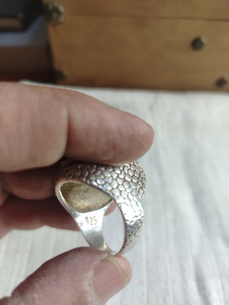 تحفه من تحف العقيق اليماني الانسي مخطوط حرز السيد القاضي في رجب القياس ٢٦ الاتصال *********** بغداد ٠
