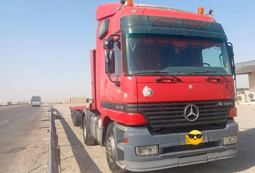 س ع 
شمعه 2002 فلات رقم دهوك منتهي السنويه
مكينه  2005 لا تنقيص ولا بخار
شاصي بيه تشعيره يم الشوته
 تبريد شغال 
السعر 210 وبيها مجال 
مكانها بصره سفوان 
اتصال او واتساب 
***********

