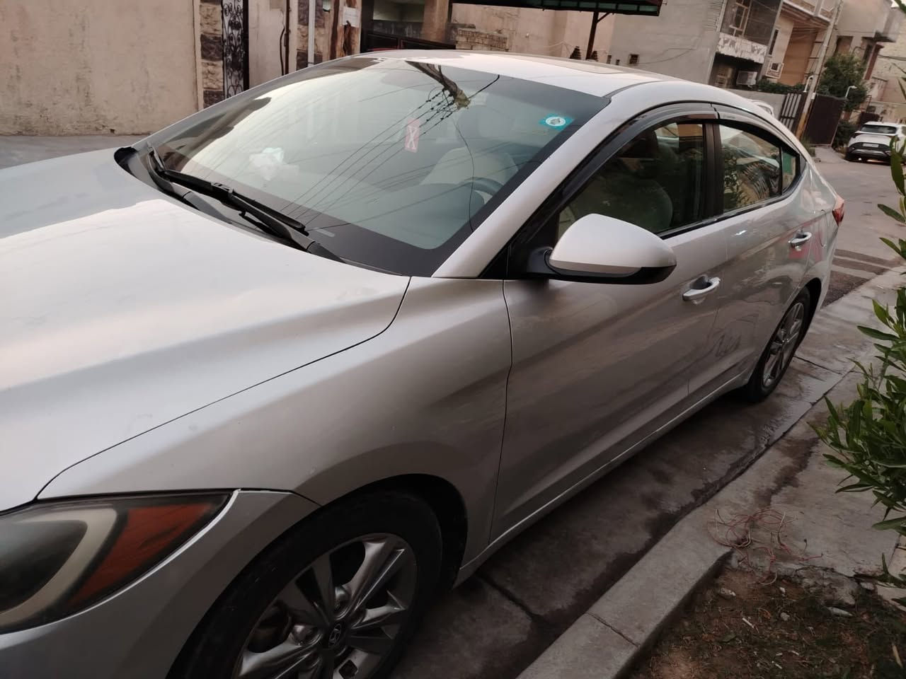 السلام عليكم 
النترا 2018 أمريكي مو كندي فول مواصفات للاخير

حادثها جاملغ خلفي و وجه الجنطه صبغ

بدون ايرباك بدون اي كلوب بالدشبول

سنويه ب اسمي قبل 10 ايام جددتها 

ماشيه 91 ميل حقيقي

لد امامي بلادي

مكينه 2000 دوش المرغوب

تدفئه كشنات 

شاشه كامره خلفيه دواره

بصمه

رادارات

مرايه خلفي تعتيم

تبريد منفصل مناخين

بصمه ابواب 

تبريد شاشه

تحكمات ستيرن جهتين

كروس مثبت سرعه

وباقي مواصفات الفوول 

العنوان بغداد الدوره

*********** واتساب

*********** اتصال
