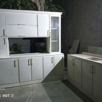 كابينت طول 2.3م • عرض 0.8م • ذهبي 21عيار