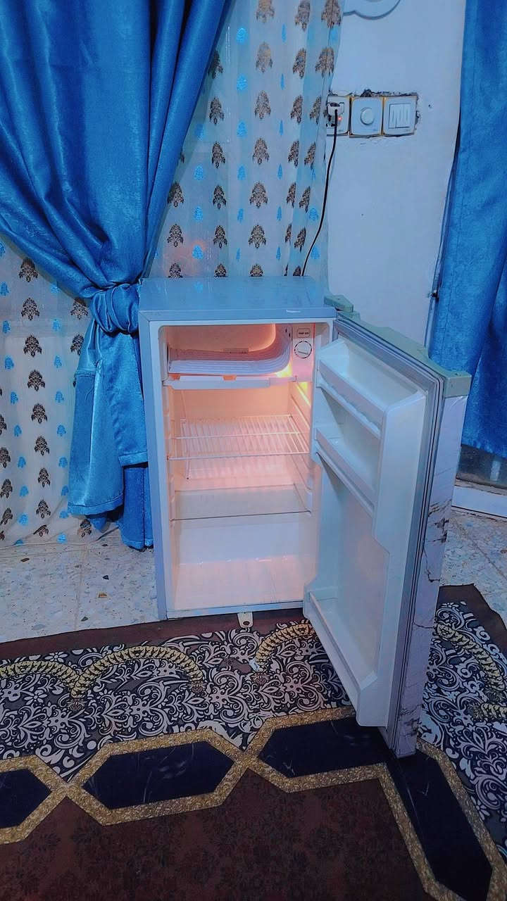 ثلاجه مال غرف فول تجميد فول نضافه   ضمان اذا مو فول تجميد ترجع تشتغل موولد ووطني سعر 100 كربلاء حي الميلاد للاستفسار ***********
