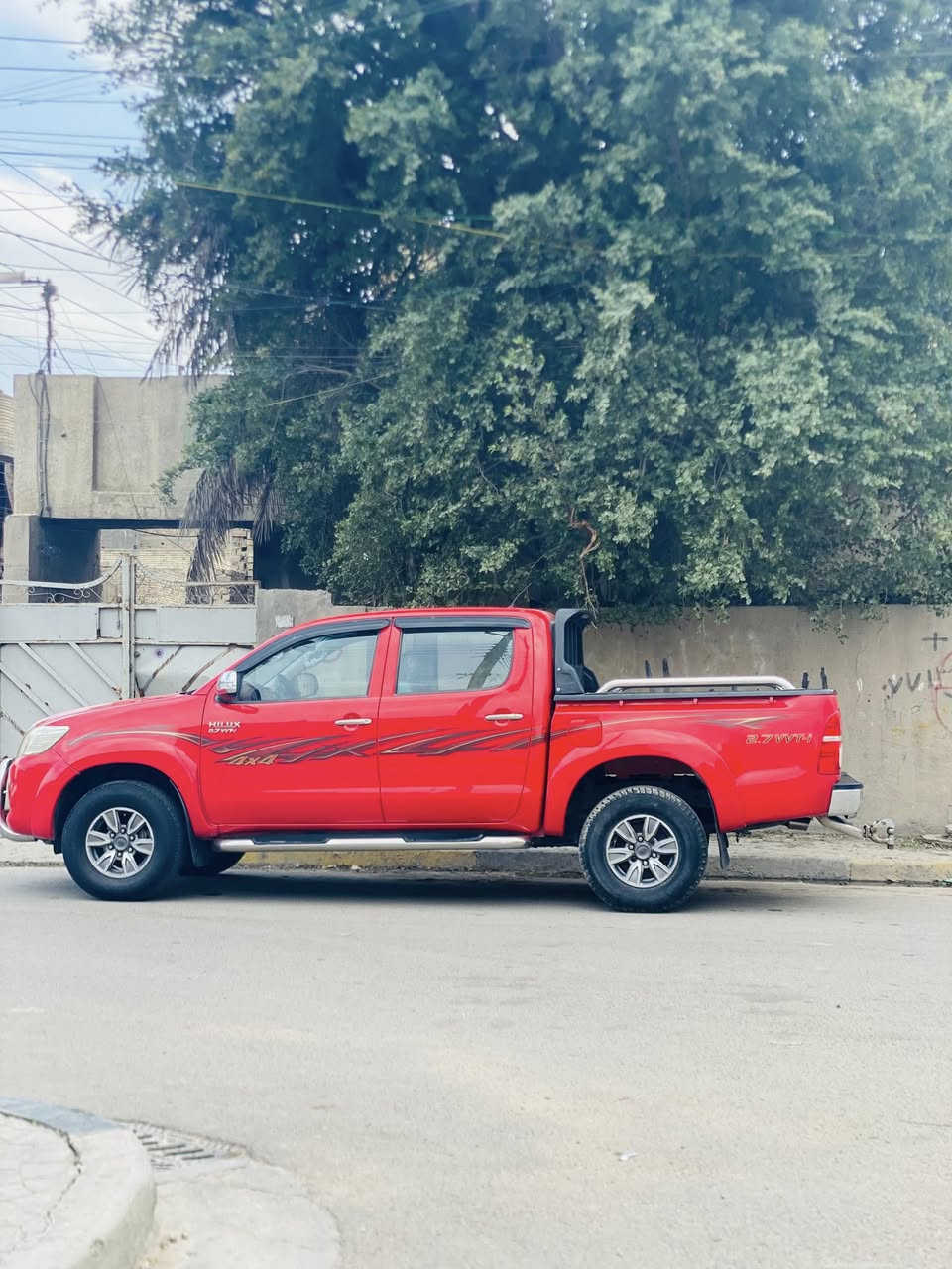 سلام عليكم تيوتا للبيع موديل 2013رقم واسط فورويل كويتي ام البطل مكفوله كفاله عامه ماشيه 169حقيقي  سنويه لل30بسمي رقم جديد كير محرك شاصي  كهربائيات تدفئه تبريد كله مكفول سنورها موجود اليريده يراسلني خاص عنوان بغداد ترهم مراوس بيكم اقل موديل مكلف بالنشر ***********
