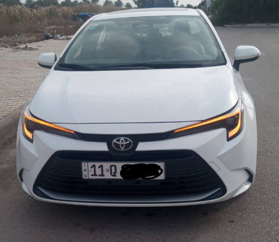 السلام عليكم 
سيارة كورلا هايبرد ليفان موديل 24 الشكل الأمريكي 
كفالة عامة السيارة من صبغ أو حادث مكفولة 
سونار مرفق
رقم بغداد باسمي و سنوية جديده و داخلة هزة 
مواصفات فول
 فتحة سقف
و بصمة بيبان و تشغيل 
سياقة ذاتية وتحديد سرعة 
رادار 
كشنات جلد جبلي مطرز

كشن كهربائي بالإضافة إلى (( ميزة منفاخ  تعديل أسفل الضهر بالهواء جداً قليل تجي هاي الميزة بالكورلا ))
بصمات عدد ٢
اوتو هولد
سايد بريك بصمة 
ثلاث انضمة قيادة 
مانع انزلاق 
شاشة كبيرة 
و كامرة دوارة
و بعد أكو مواصفات ما اذكرهن صراحة 
كير محرك تبريد كهربائيات مكفولات 
حدادية مكفولة
تايرات بعدهن مال شركة أسبير مال شركة ما نازل 
مكاني بغداد 
السعر ١٤٩ و بيها مجال قليل حك الجية 
***********
*********** بغداد, العراق
