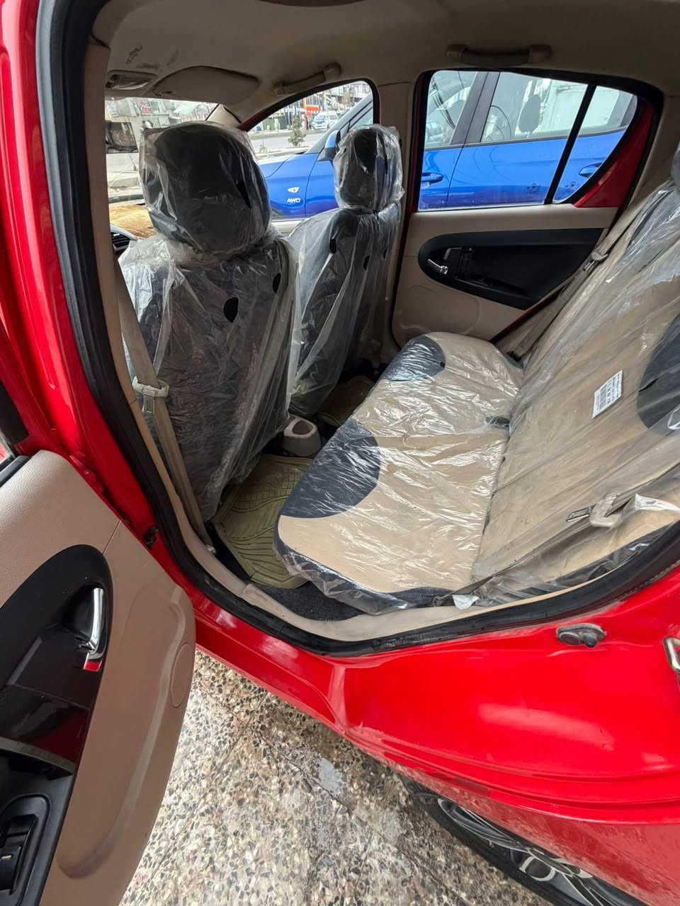 ماشيه 80
موديل2013 
باندا
سياره فول نضافهه كامله من كلشي 
تواصل ***********
عنوان بغداد البياع
سعر55بيها مجال
