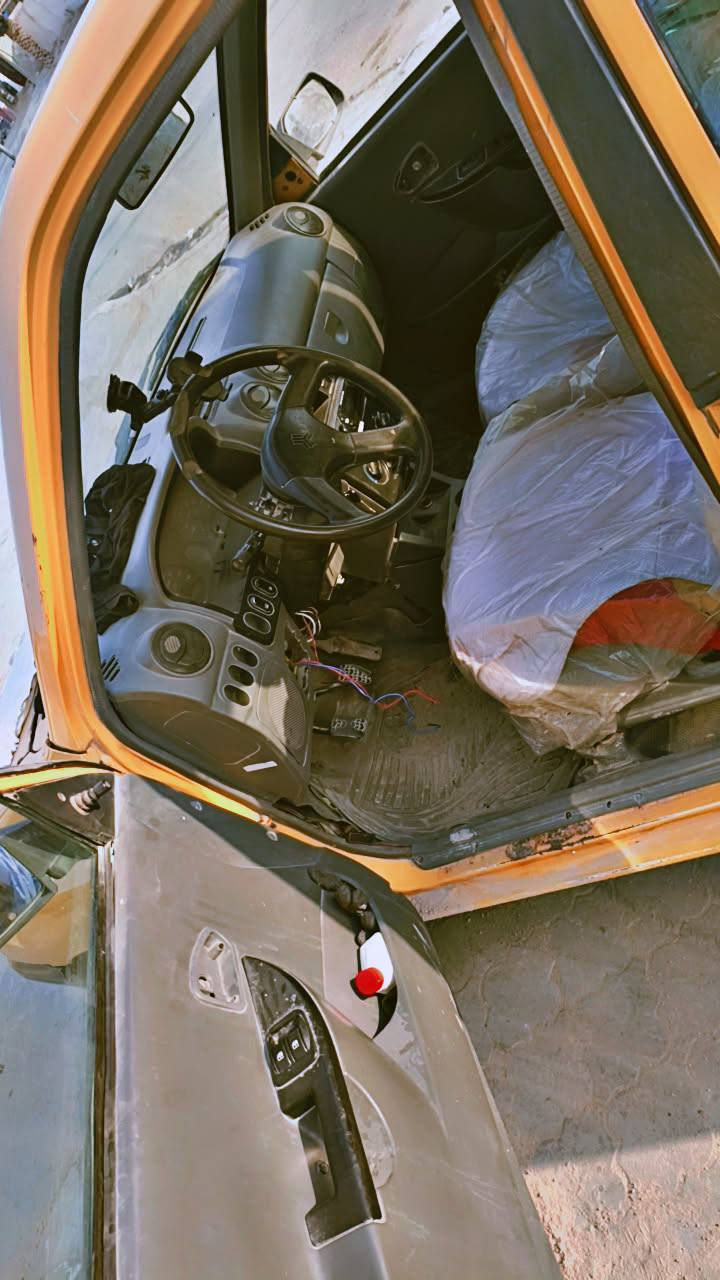 السلام عليكم سايبه للبيع موديل 14  موجود مكان البصره الزبير سياره جاهزه حداديه ماكينه وكير مكفولات  اي استفسار على هذا الرقم واتساب وشريحه***********//15
