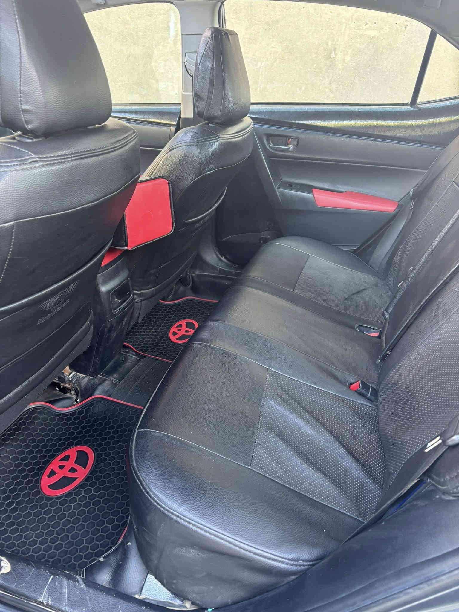 السلام عليكم 
كورلاه 19 امريكي es
حادثه بنيد فقط 
بصمه 
فتحة
 موصفاته معروفه
سياره نظيفه برغي مو ناقصه
138 سعر  للااتصل ***********
