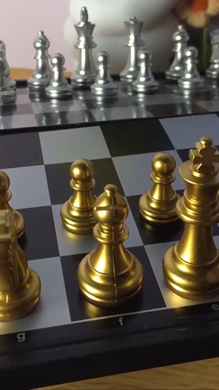 ♟️ لعبة الشطرنج المغناطيسية القابلة للطي

اختبر ذكاءك واستمتع بتحدي ممتع مع أصدقائك أو العائلة!

تصميم مغناطيسي يحافظ على ثبات القطع أثناء اللعب 🔥

يمكن طي الرقعة لتتحول إلى علبة أنيقة لتخزين القطع 🎁

تتوفر بلونين فاخرين (ذهبيفضي) أو (أبيضأسود).

والنسخة البيضاء والسوداء تأتي مع لعبة الداما لمتعة مزدوجة 🎯

لعبة فخمة تجمع بين الترفيه والتفكير الاستراتيجي في آنٍ واحد ✅

لعبة الشطرنج المغناطيسية (قابلة للطي)

الاستخدامات:

لعبة فكرية ممتعة تنمّي مهارات التفكير والتركيز والتخطيط الاستراتيجي.

مناسبة للأطفال والبالغين لمحبي ألعاب الذكاء والتحدي.

مثالية للمنزل أو الرحلات بفضل تصميمها المغناطيسي والثابت.

تُستخدم أيضًا لتعليم أساسيات الشطرنج بطريقة تفاعلية وممتعة.

المميزات:

تصميم مغناطيسي يحافظ على ثبات القطع أثناء اللعب حتى مع تحريك الرقعة.

رقعة قابلة للطي تُستخدم كعلبة تخزين أنيقة للقطع.

تتوفر بلونين فاخرين (ذهبيفضي) أو (أبيضأسود).

تأتي فقط النسخة البيضاء والسوداء مع قطع داما إضافية للعب لعبتين في مجموعة واحدة.

مصنوعة من خامات عالية الجودة بتفاصيل دقيقة تضيف لمسة فخامة.

أبعاد الغلاف: الطول 36 سم × العرض 18 سم × الارتفاع 5 سم.

محتويات الصندوق:

رقعة شطرنج مغناطيسية قابلة للطي

32 قطعة شطرنج

24 قطعة داما (مرفقة فقط مع اللون الأبيض والأسود)

دليل مختصر لقواعد اللعبة

ملاحظات:

تحتوي على قطع صغيرة، غير مناسبة للأطفال دون 3 سنوات.

سهلة التخزين والتنظيف.

خيار مثالي للهدايا التعليمية أو للعب العائلي الممتع.

السعر 30,000

يوجد خدمة توصيل 5,000


**إذا كنت صاحب هذا الإعلان وتريد حذفه لأي سبب، رجاءا أرسل رسالة إلى الدعم الفني**