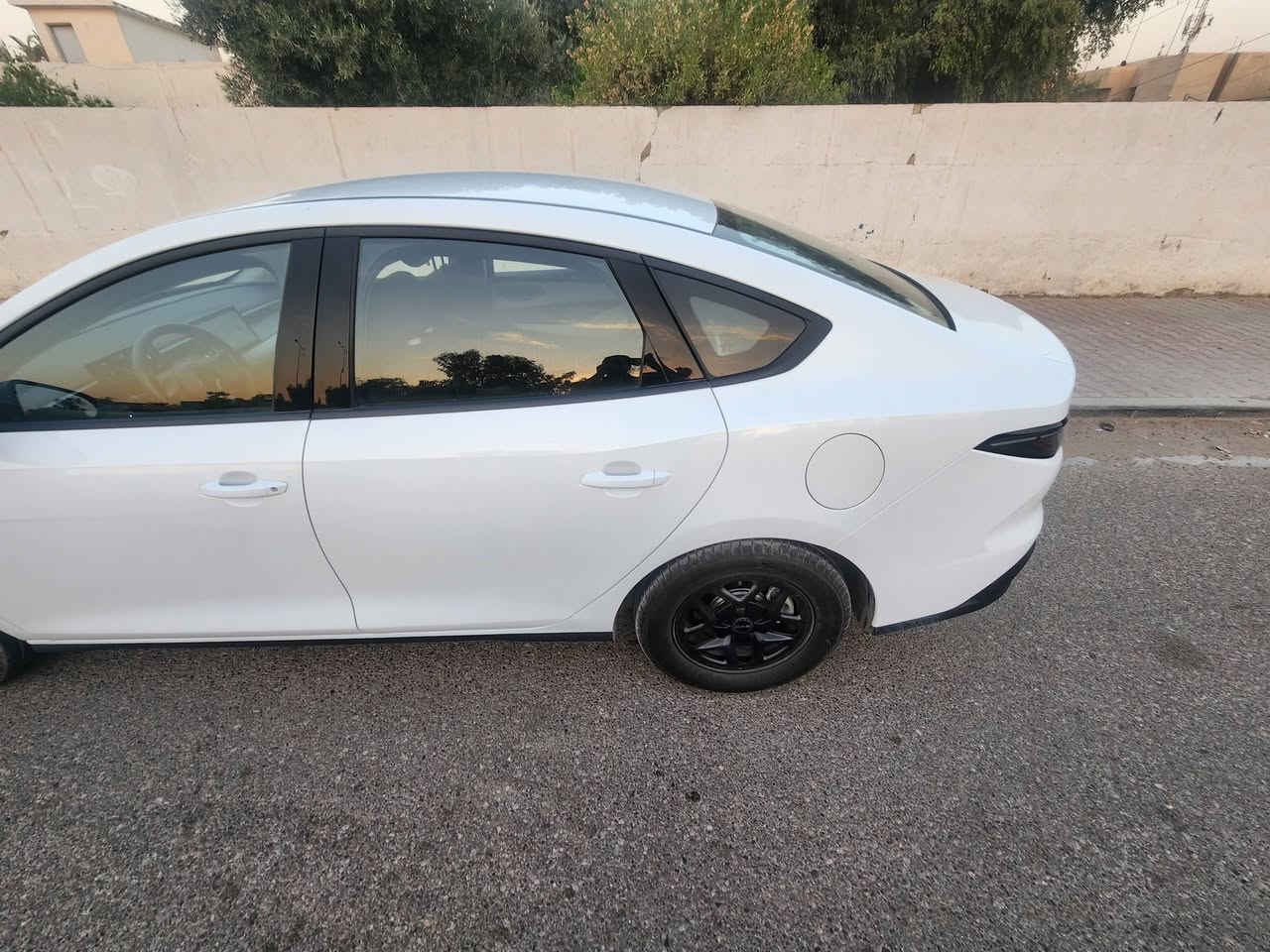 سيل 5 موديل 2025 داخل ابيض 

بلكن هايبرد  ثلاث انظمه هايبرد + بانزين  شحن ذاتي🔋 + شحن خارجي🪫 تمشيك2200  كيلو سعه خزان الوقود 65 لتر 

مستخدم بحالة الوكالة ☑️  كفاله عامه

عداد  كليومتر/ 6 ألف المحرك/  ✅ 

ملاحظه شاحنه اصليه وكارت + فوم معالج اطار 

🔥مرقم بغداد مثبت لوحات سنويه باسمي 🔥

عنوان /  بغداد حي القادسيه 

💥محرك يعمل لشحن البطاريه فقط  1500 هجين ثلاث انظمه شحن ذاتي + هايبرد + شحن خارجي☑️ 
💥داخل جلد ابيض لونين  بطاين بوب جلد ابيض واسود ✅ 
💥دركة دي جلد وحياكه ☑️ 
💥بكلايت لد خليه ✅ 
💥بصمه 2+كارت ☑️ 
💥هاندر بريك بصمه اوتو هولد✅ 
💥كيجات شاشه ☑️ 
💥شاشه  تبريد شاشه✅ 
💥لايت ليد لايت اوتو  + لد صباحي☑️ 
💥اشاير مري✅ 
💥تبريد قطعتين ☑️ 
💥ويل كب اسود بلاد ✅ 
💥ايرباك عدد 10☑️ 

الاتصال ☎️ 

***********📞
