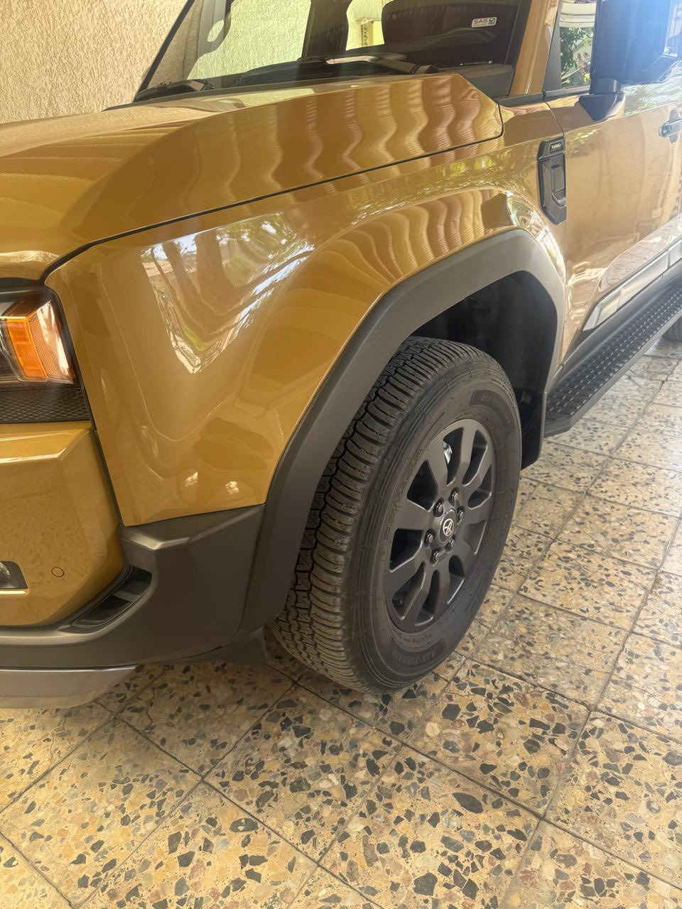 سياره لاند كروز برادو للبيع
السلام عليكم 
سياره Land Cruiser prado 
فئة الافنجر اعلى مواصفات بالبرادو 
الشكل الجديد موديل ٢٠٢٤
فول مواصفات 
٥ كامرات حساسات بالمري
كراسي تدفأ وتبريد 
كراسي اثنين كهرباء 
بانوراما تشغيل عن بعد 
ومواصفات أخرى
وكالة ساز.   ‎السيارة ماشيه 15 الف كيلو متر
السياره لونين 
ملاحظه السياره بدون رقم تترقم بغداد 
سعر السياره 51 الف دولار 
للتواصل اتصل على هذه الرقم
***********
