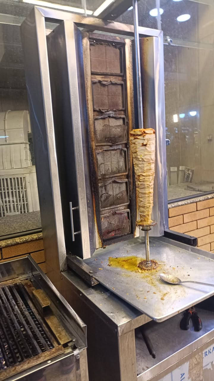غراض مطعم للبيع بعد اكو ميوزه ستل ستيل وميوزه حديد *********** اتصل
