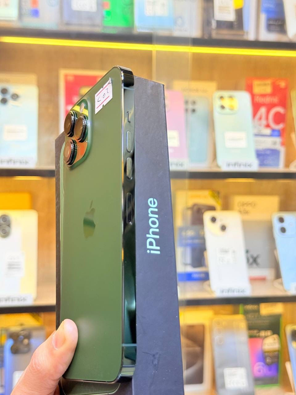 🔥🔥 اقوه عرض حالياً 🔥🔥
ايفون 13 ابروماكس ذاكره 256 بطاريه 93 لون مميز  نضافه 100‎%‎ حاله حال الجديد ممبدل بي شي وتر بروف عل حاسبه كله نورمل وبي ضمان 5 ايام فحص واستخدام نموذج M الاصلي  مكاني بغداد البياع شارع 13 مركز الريس للموبايل 
السعر700 الف 
***********
