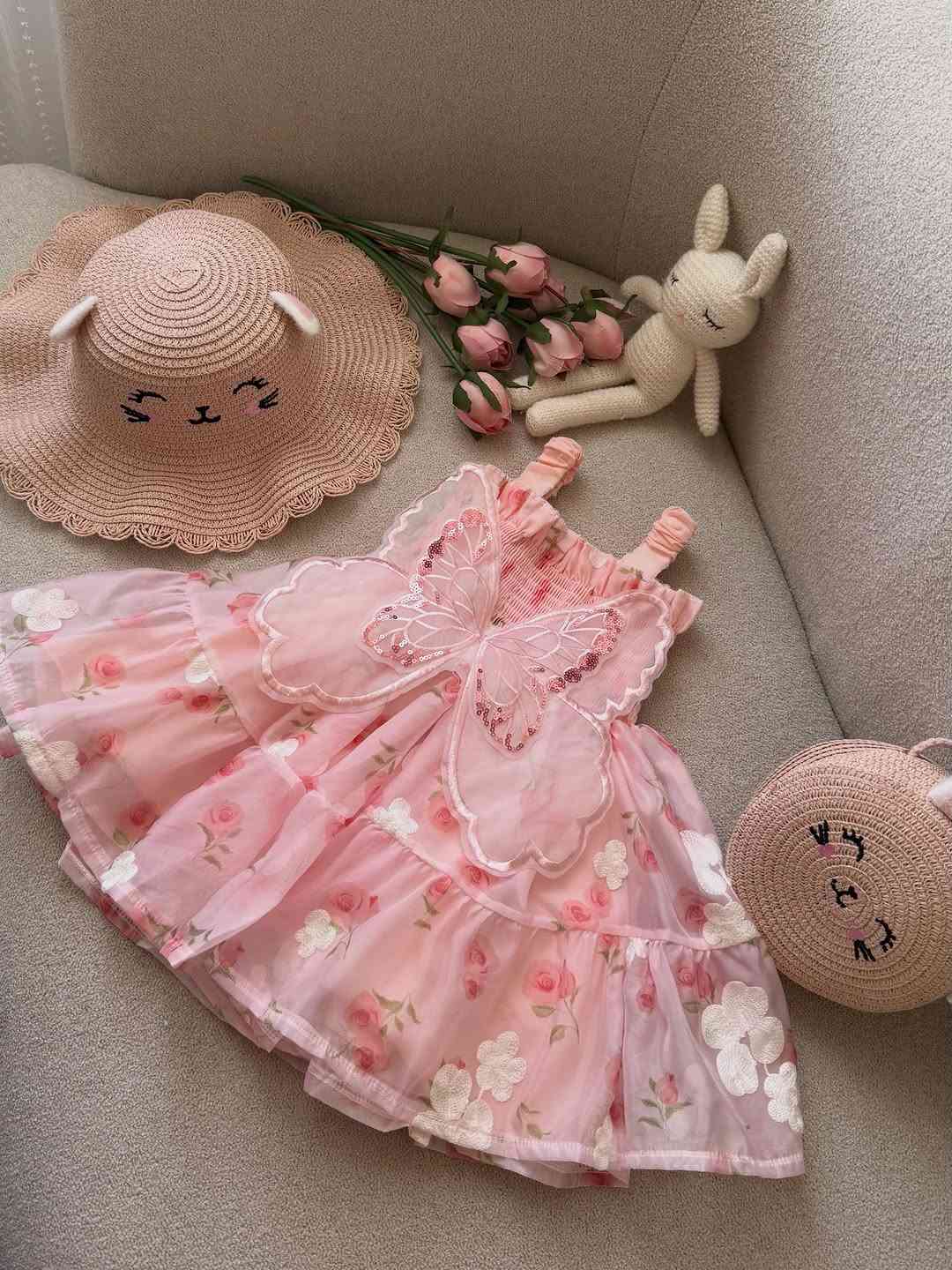 ⁨	من الكولكشن بناتي 🎀
فستان بناتي بتفاصيل فراشة ناعمة ولمسات انيقة 🦋🤍
متوفر بلونين 💖🤍

• المقاسات: 11 شهر - 4 سنوات
• السعر: 16,000 د.ع 

• قبعة + جنطة
• السعر : 12,000 د.ع
#اكسبلور_فولو #ترند #فراشة #اكسبلور⁩


**إذا كنت صاحب هذا الإعلان وتريد حذفه لأي سبب، رجاءا أرسل رسالة إلى الدعم الفني**