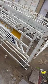 للبيع محجر كيا حمل سعر/400.000 الالف وبيه مجال  07829469308