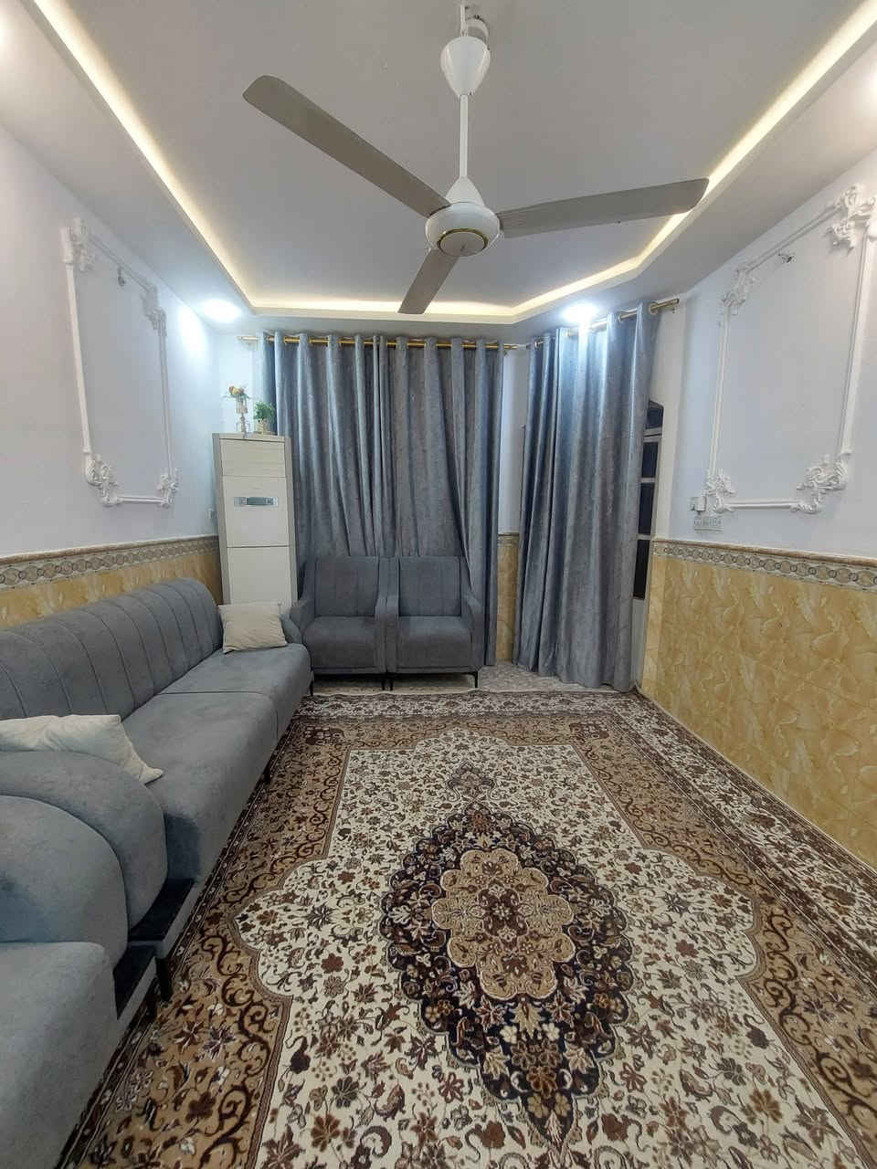 دار للبيع 125 متر حي ميسان قطاع 14 طابو صرف
ثاني قطعة عن الشارع العام الرئيسي (الكيات )
طابقين البناء كونكريت مسلح

الطابق الأول / غرفة وصالة وأستقبال ومطبخ وصحيات وطارمة

الطابق الثاني / 3 غرف وصالة وصحيات
السعر 235 مع المجال. .....ي

للأستفسار *********** واتساب أيضاً موجود
