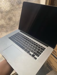 ماك بوك برو • ٥١٢ جيجا • ١٦ جيجا رام