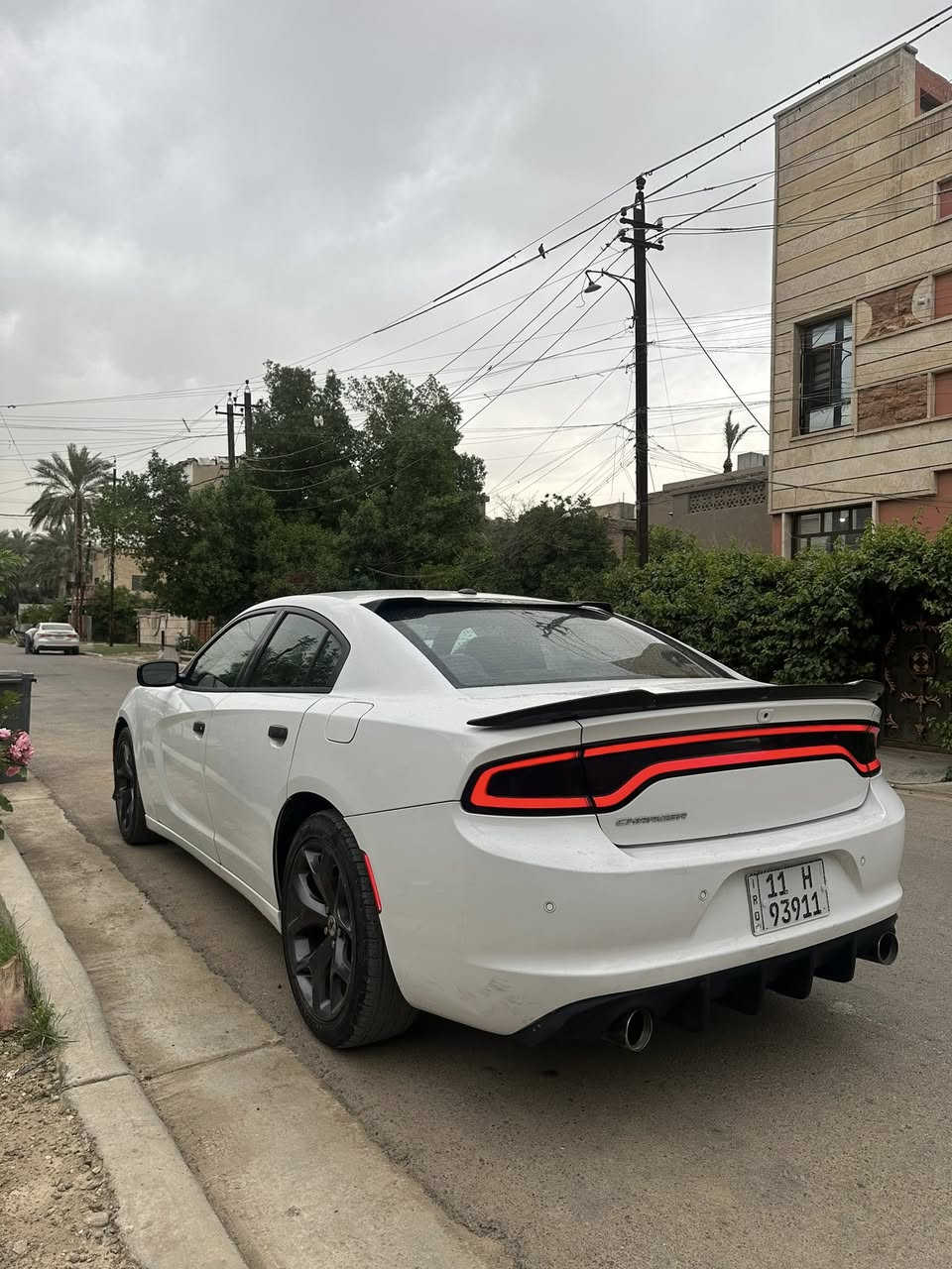 جارجر 2018 sxt وارد امريكي
الحادث موضح بالصور مع تقرير الفحص
لون ابيض رقم بغداد ماشية 189,000 كيلو

مكينة 6 سلندر 3600 مكفولة
كير مكفول وكهربائيات مكفولة

مواصفات : شاشة - كاميرا خلفية - حساسات خلفية - دخول ذكي - تشغيل عن بعد - بصمة - مقعد السائق كهرباء - ويل 20 اصلي 

السعر 185 ورقة وبيها مجال
مكاني بغداد حي الخضراء 
*********** ابو عبدالله
