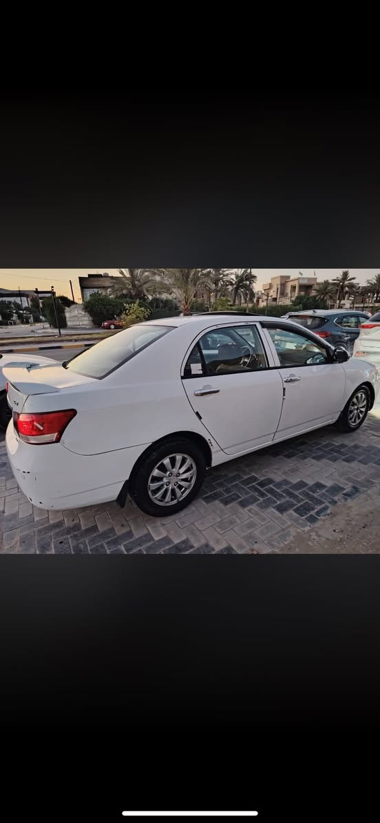 سلام عليكم بي واي دي مديل ١٣ فول مواصفات تخم تاير كير ومحرك كورلا جدد تبريد ثلج مكان السياره بغداد الشعله السعر ٥٧ وبيها مجال قليل رقم الهاتف ***********

