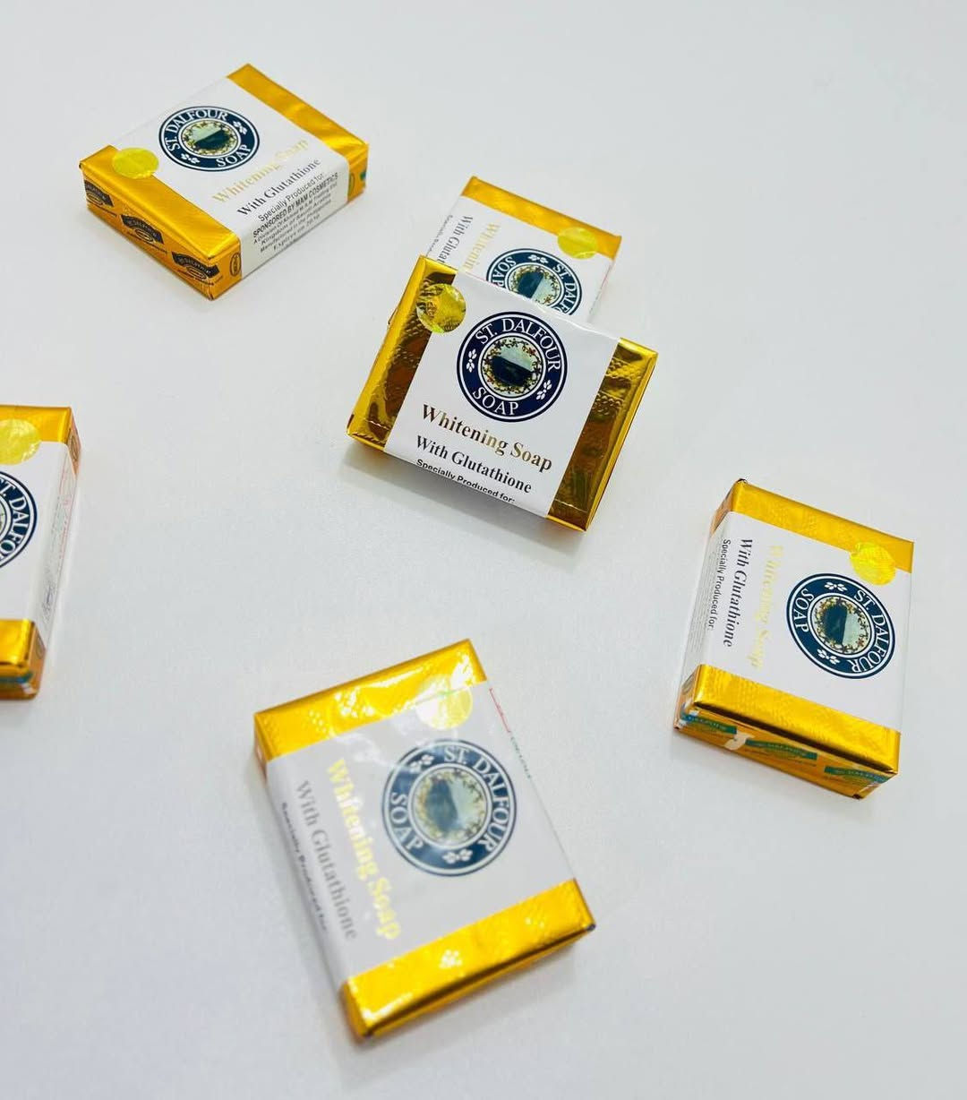 ❤️❤️❤️
صابونة دالفور 😍 

الصابونه السحريه لتنظيف وتضييق المسام وتنعيم وبياض البشرة 
فوائد صابون دالفور فليبيني👌:
1—تفتيح وتوحيد لون الوجه بشكل ملحوظ😍
2—ازالة التصبغات ويقلل من البقع السوداء 
3—تنظيف وتضييق المسام وتنعيم البشرة 
4—التخلص من النمش وبقع التقدم في السن وعلامات البثور
5—ترطيب وصفاء ونظارة البشره
6—يغذي البشره لجعلها تبدو متألقه وخاليه من العيوب

سعر خاص
توصيل لجميع محافظات العراق


**إذا كنت صاحب هذا الإعلان وتريد حذفه لأي سبب، رجاءا أرسل رسالة إلى الدعم الفني**