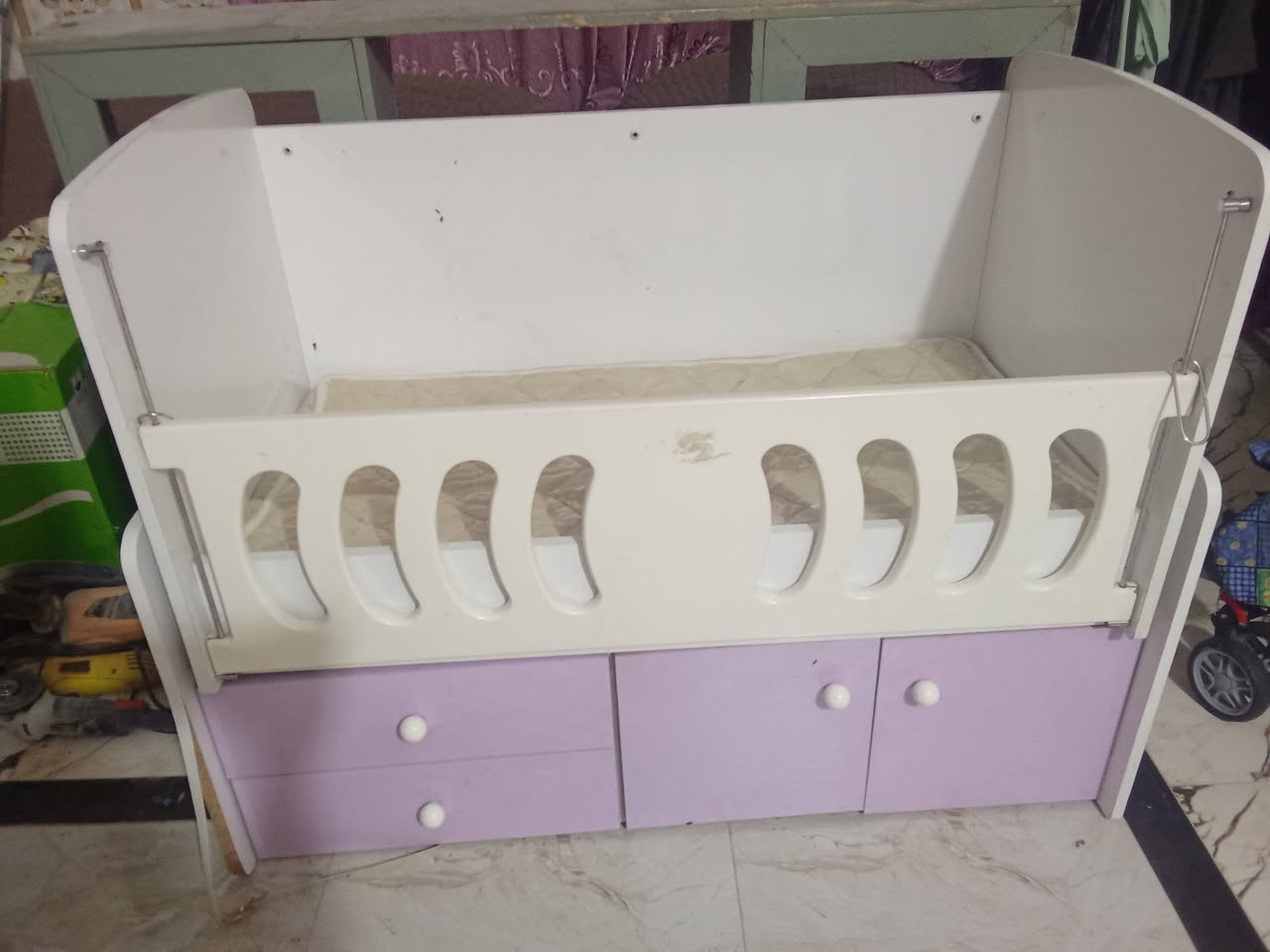 سرير اطفال  يكفي الحد عمر 7 سنوات  السعر150 وبي مجال ‏‪0777 879 9171‬‏
