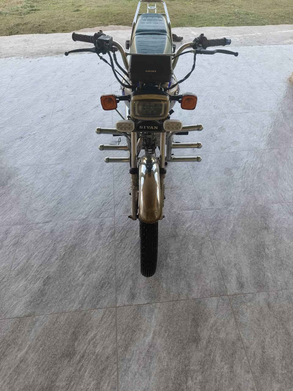 السلام عليكم شباب دراجه للبيع موديل 2020 دراجه كفاله عامه كهربائيات كلها شغاله السعر450 وبيها مجال العنوان الدجيل ***********
