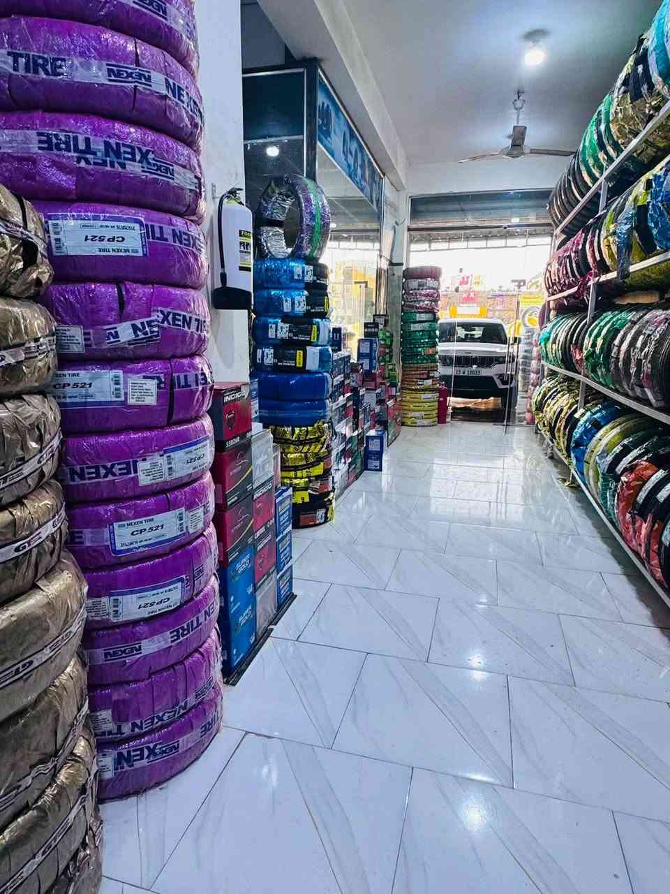 اليسر ...اطارات وبطاريات 

تبديل بلنص الكتروني 

بسمايه ..شارع العام ..مقابل فلافل لبنان 

يتوفر اطارات جميع انواع جميع القياسات اسعار جملة
جميع الماركات العالمية ياباني امريكيه اندنوسي كوريا  صيني

فحص اطارات وبطاريات السياره 

للأستفسار ع الرقم 
***********
