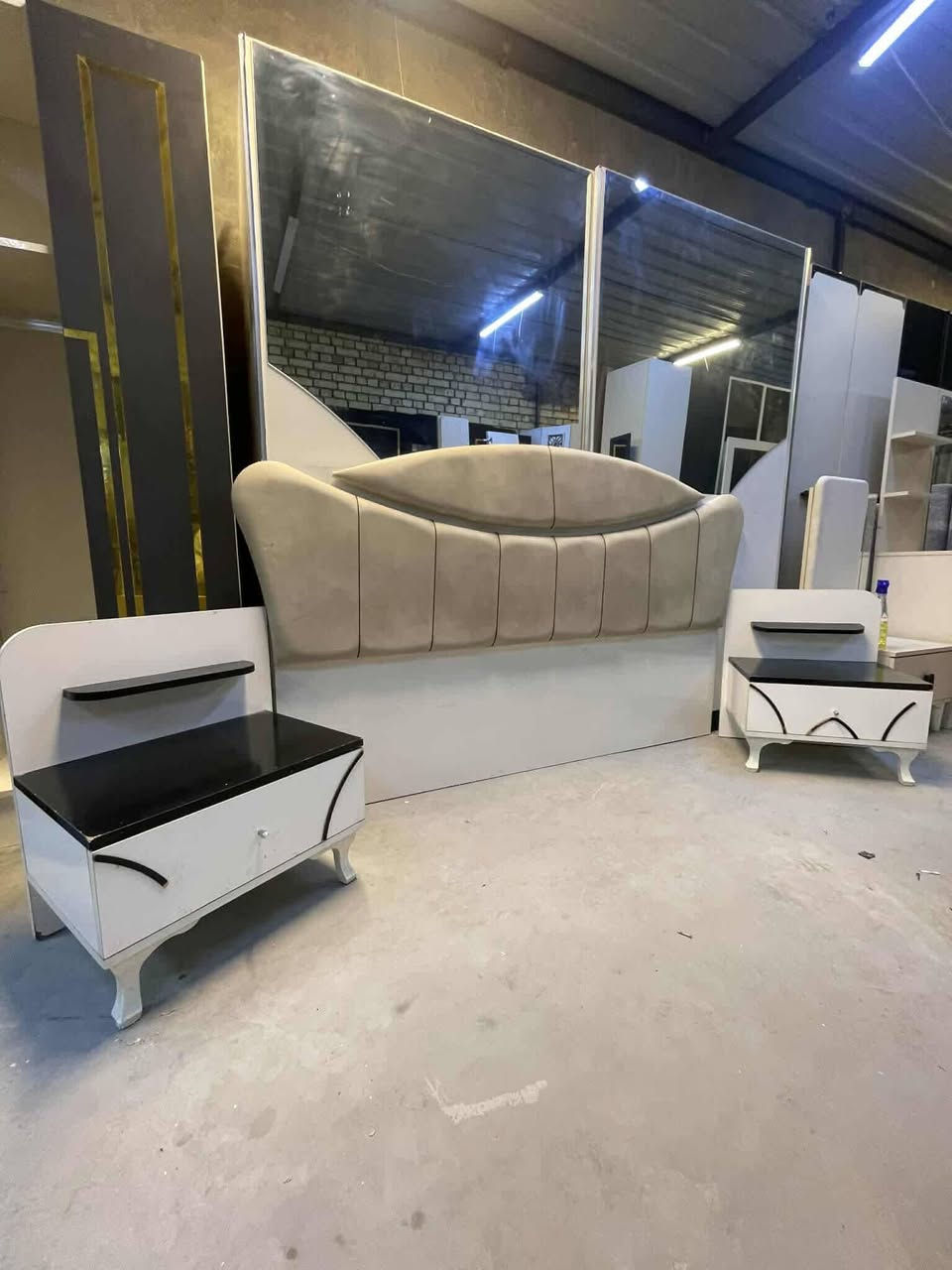 غرفه ترڪي مستخدم 🇹🇷
5قطع 
نضافه 85\💯
نضام سلايت 💢
السعر  450
مع شد🪛 ونقل 🚚  مجاني  داخل بغداد  محافظات بكروه حجز واتساب فقط ***********
