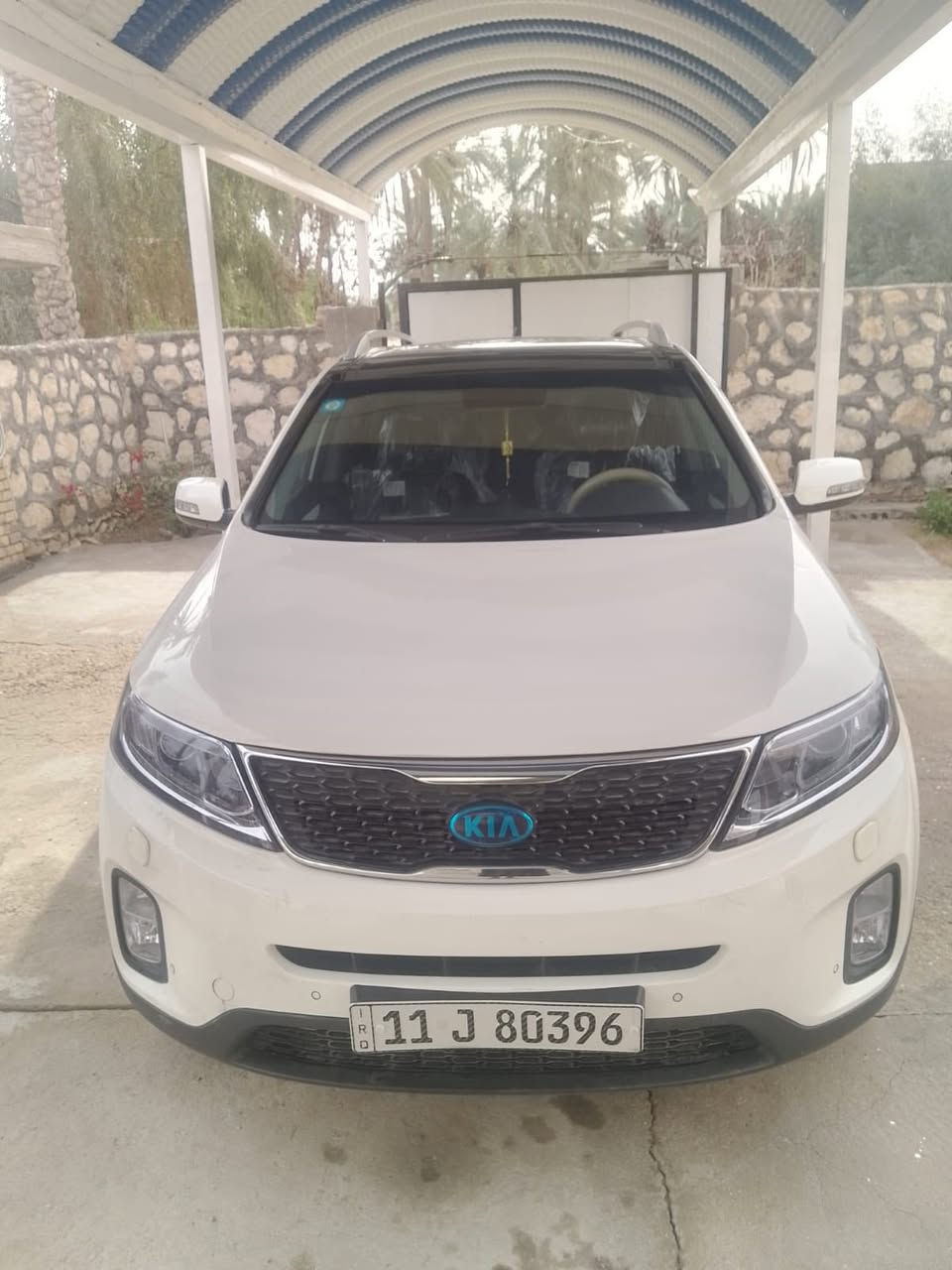 سلام عليكم.                                                                     

للبيع سورنتو 2014 كويتي فول موصفات 
كفاله عدى ربع البنيد اليمن والباقي كفالة عامة من صبغ صربه معجون 
رقم انكليزي سنويه ل 28
سيارة مشايه 125
محرك سته سلندر 
فور ويل
بصمة 
تحكم ستيرن جهتين 
شاشة لمس
اشاير مري 
مري شفط 
دخول ذكي 
داخل قرمدي 
بنرامه 
ويل كروم 5
حساسات امامي خلفي 

السعر 198 وبيه مجال 

‭0772 441 3349‬
